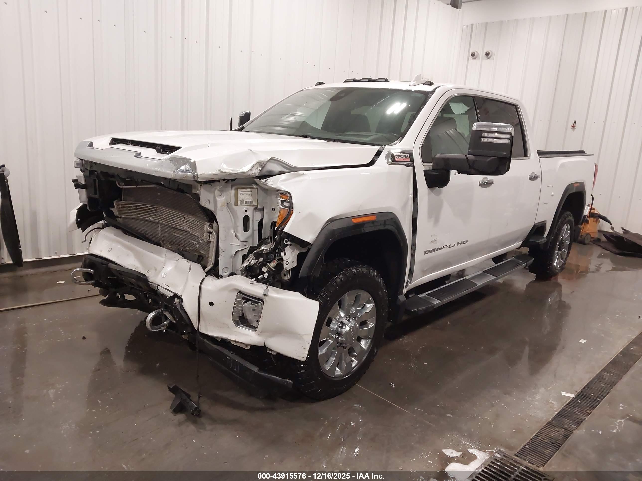 GMC SIERRA image 2