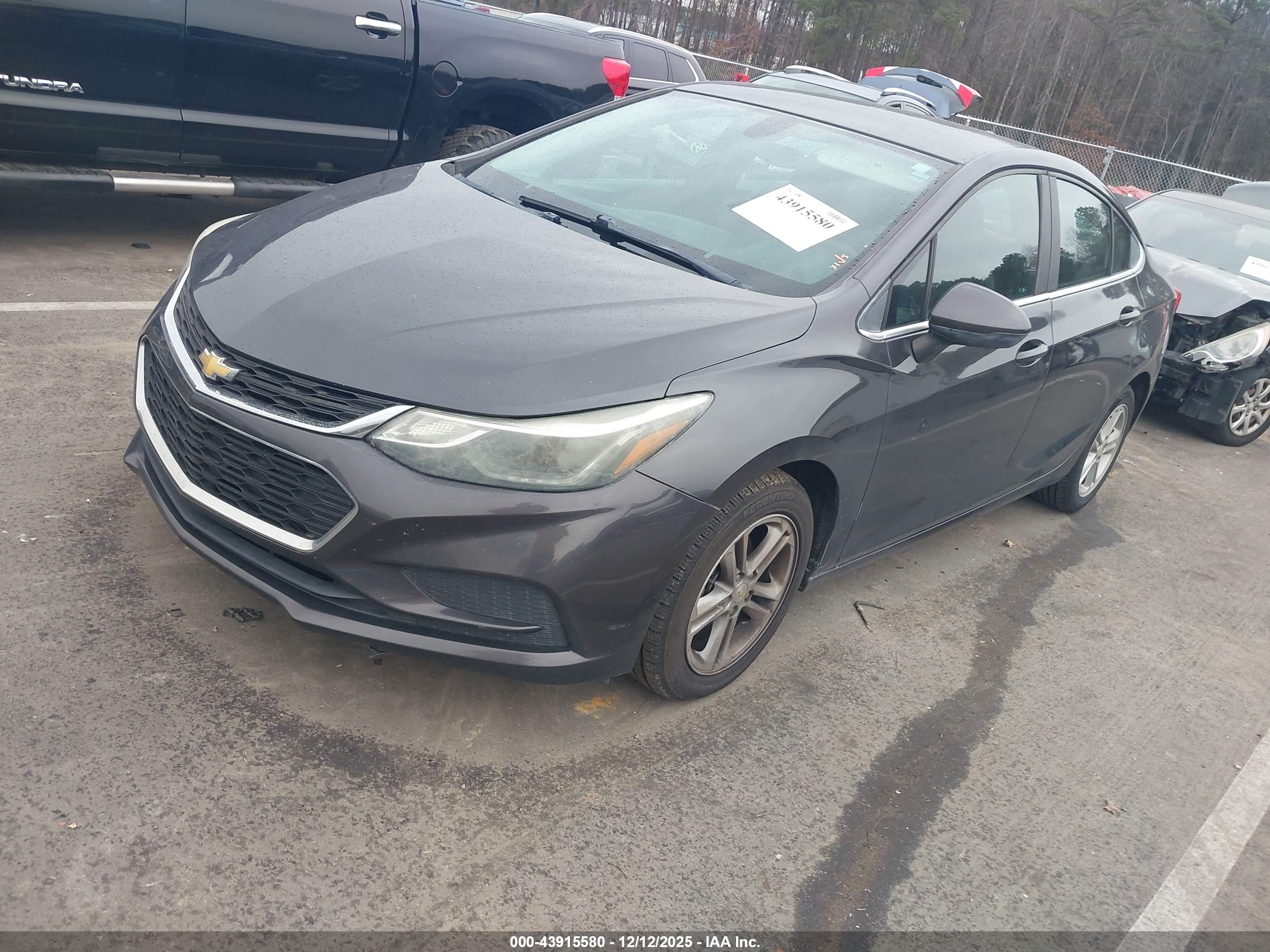 CHEVROLET CRUZE image 2