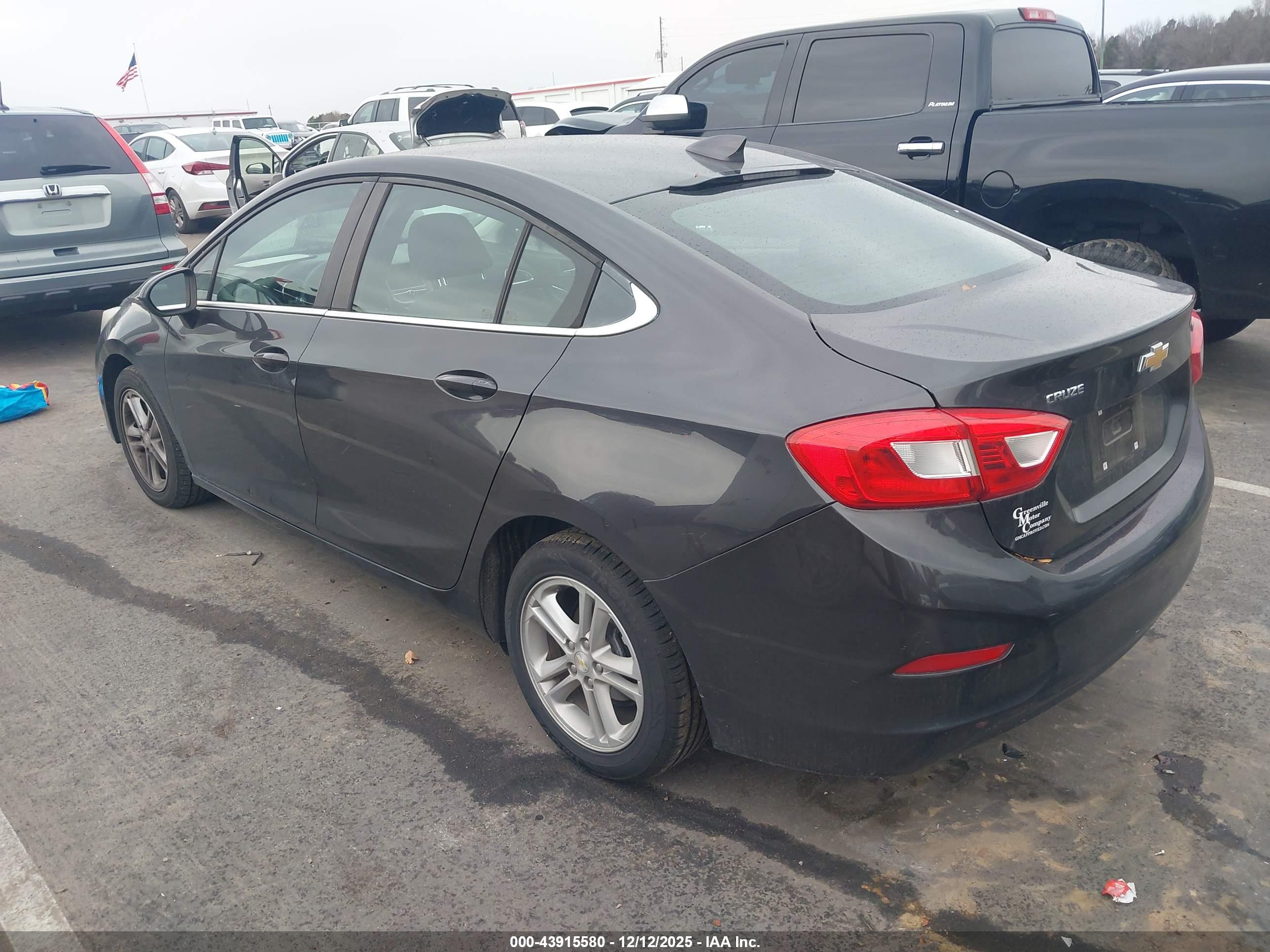 CHEVROLET CRUZE image 3