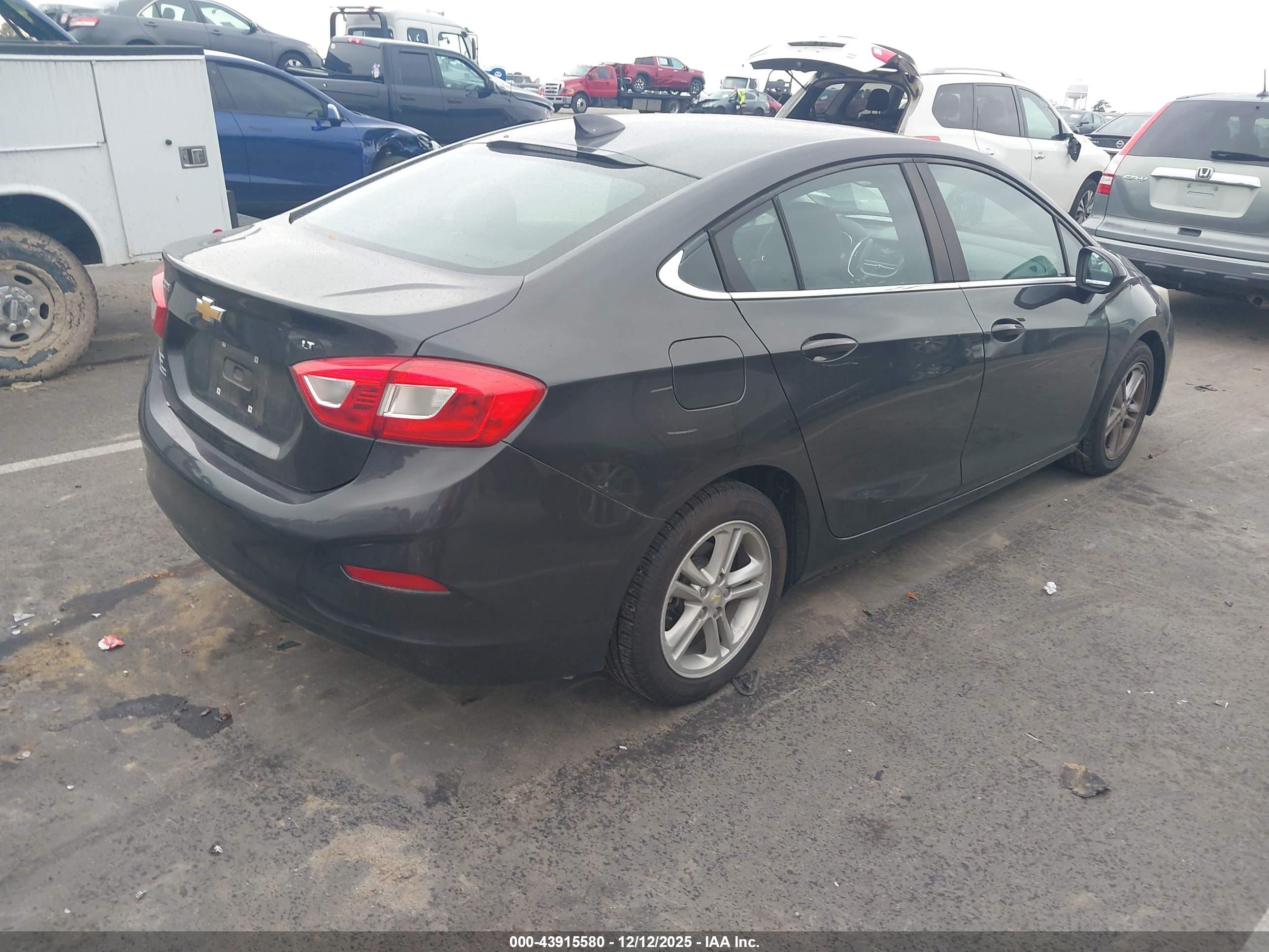 CHEVROLET CRUZE image 4