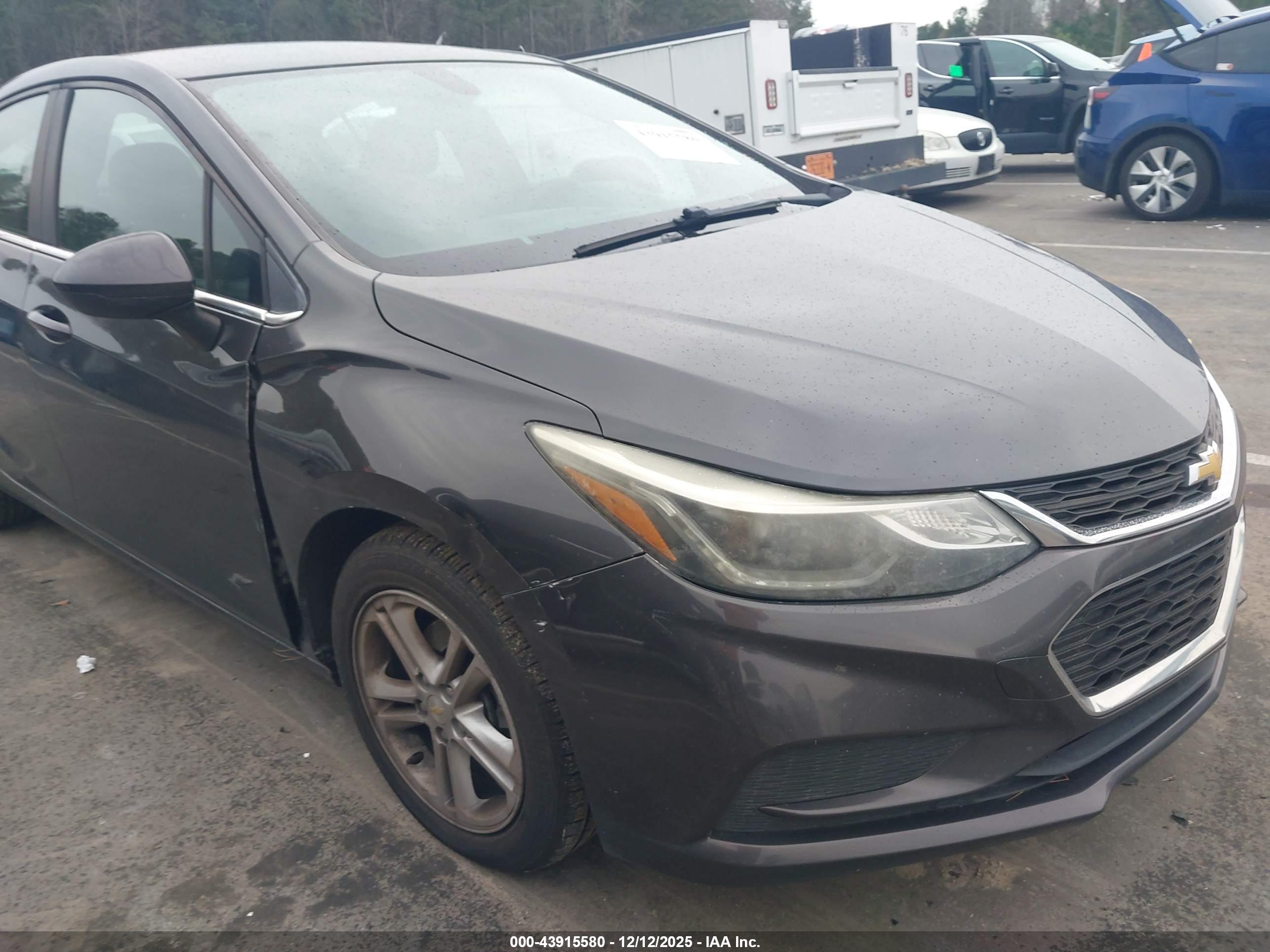CHEVROLET CRUZE image 6