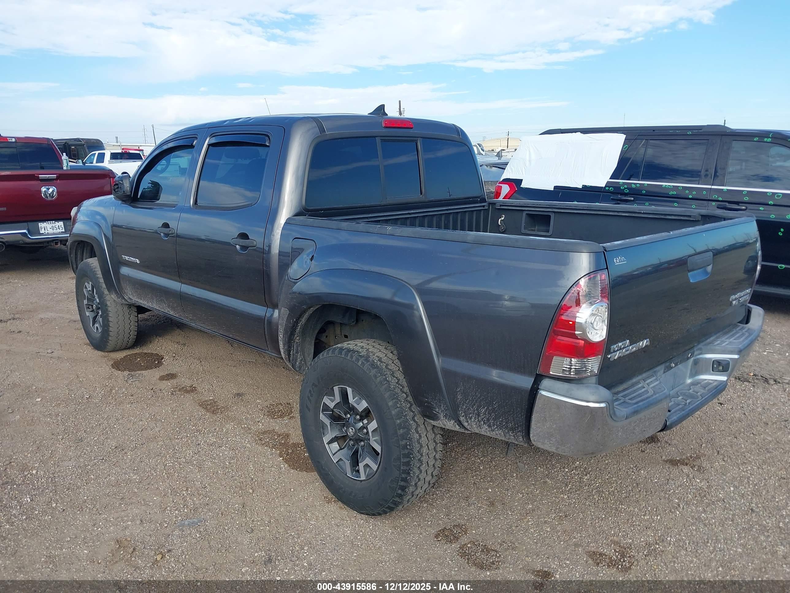TOYOTA TACOMA image 3