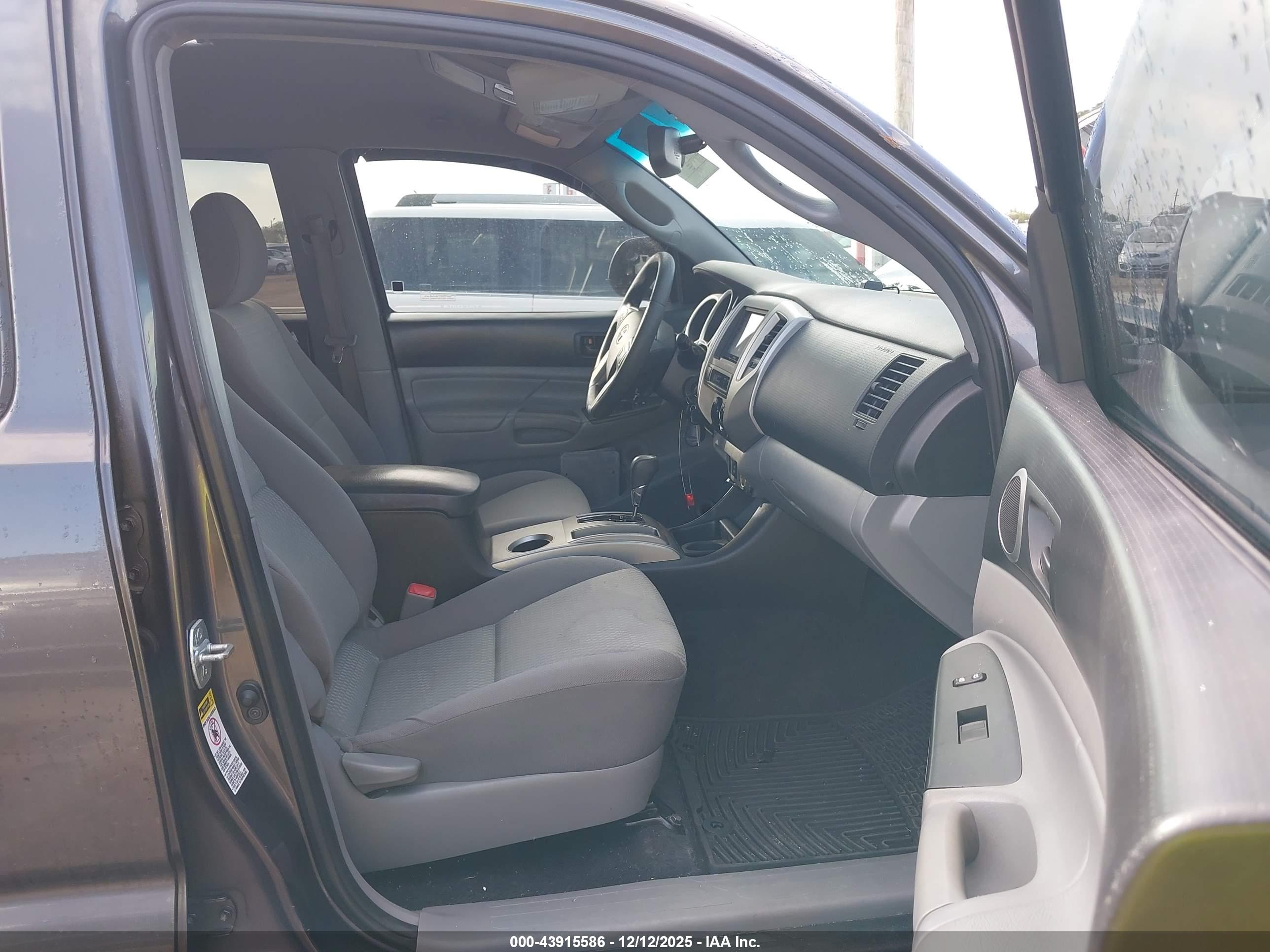 TOYOTA TACOMA image 5