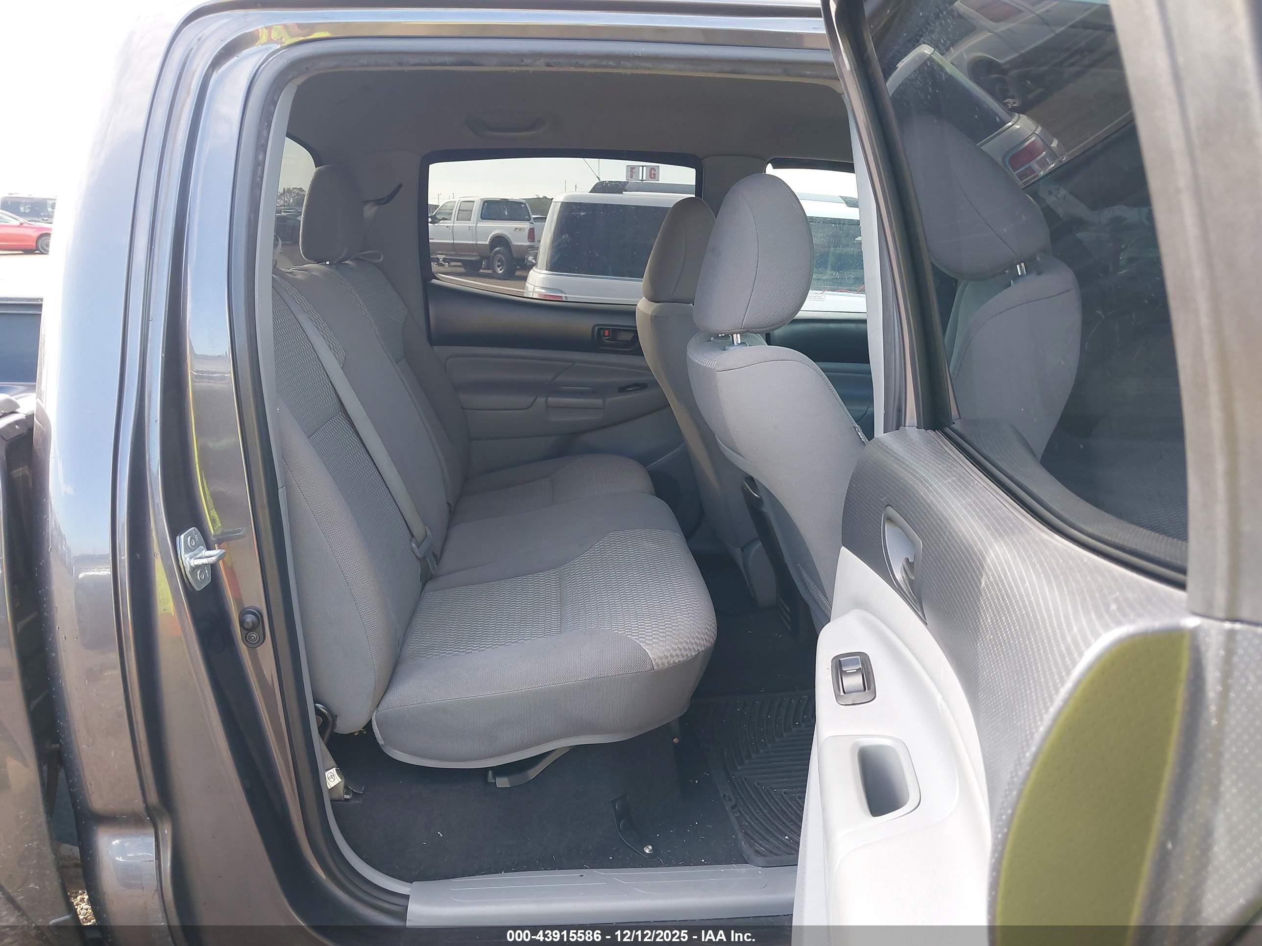 TOYOTA TACOMA image 8
