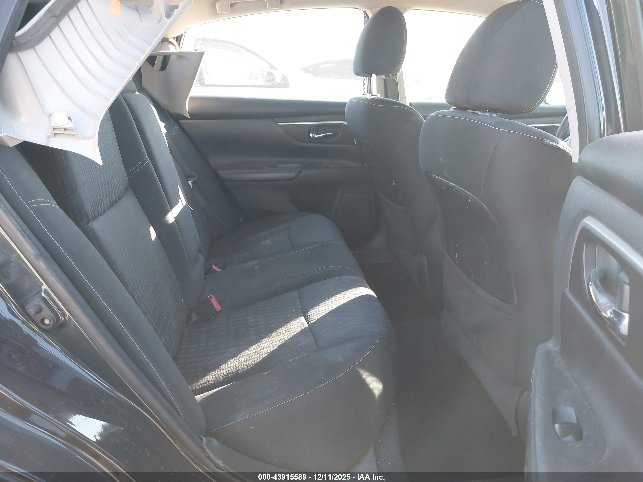 NISSAN ALTIMA image 8