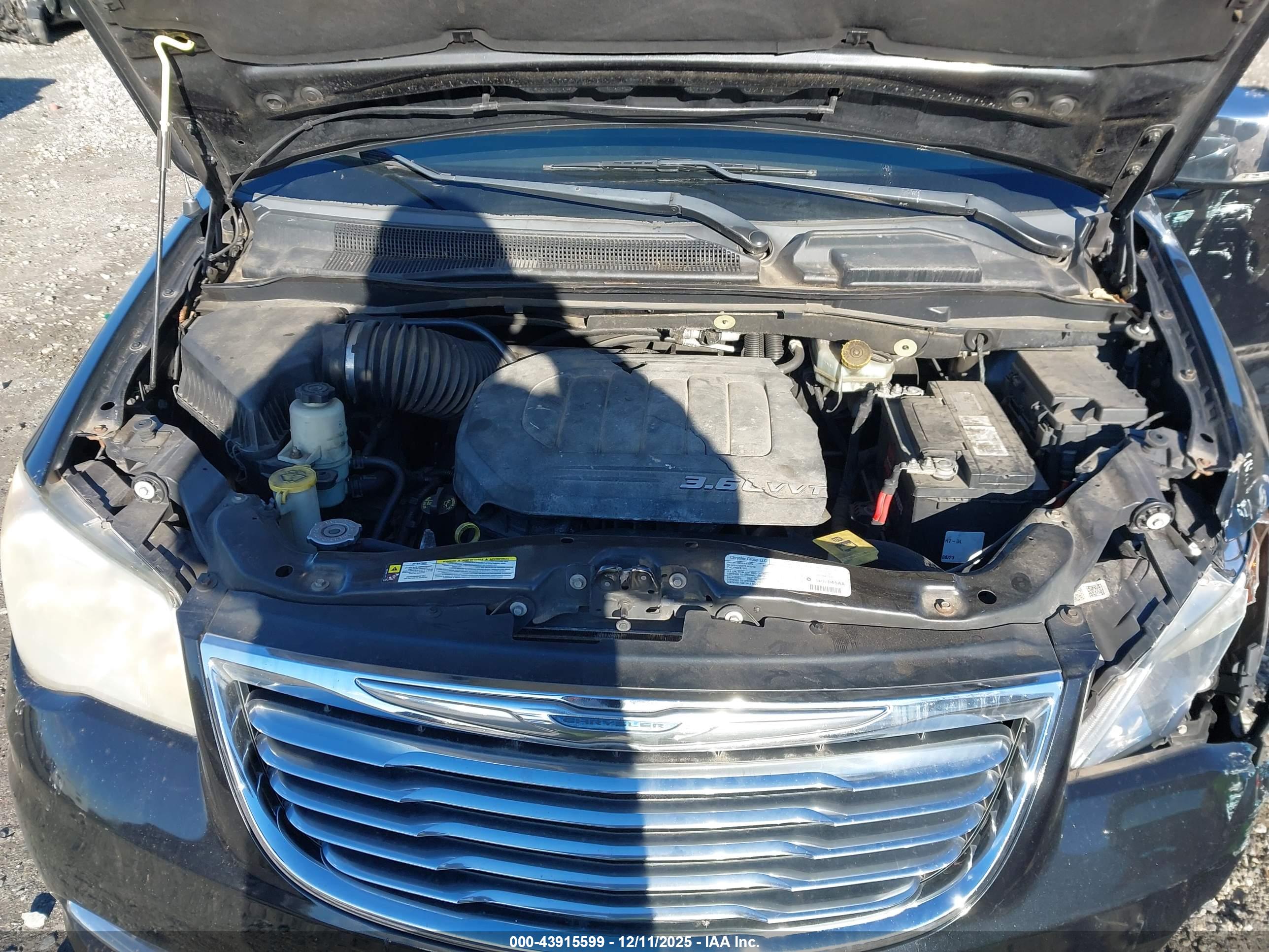CHRYSLER TOWN image 10