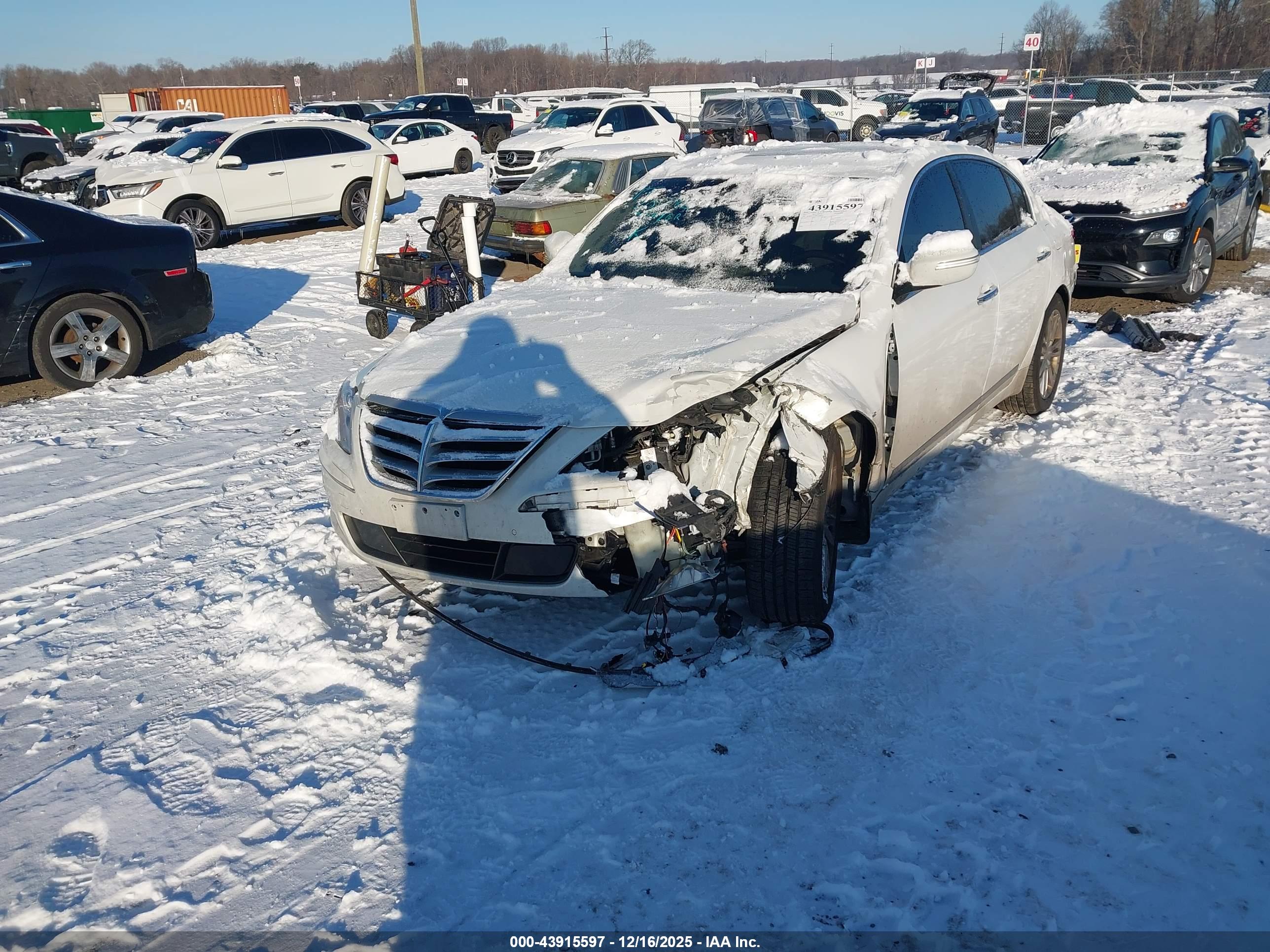 HYUNDAI GENESIS image 2