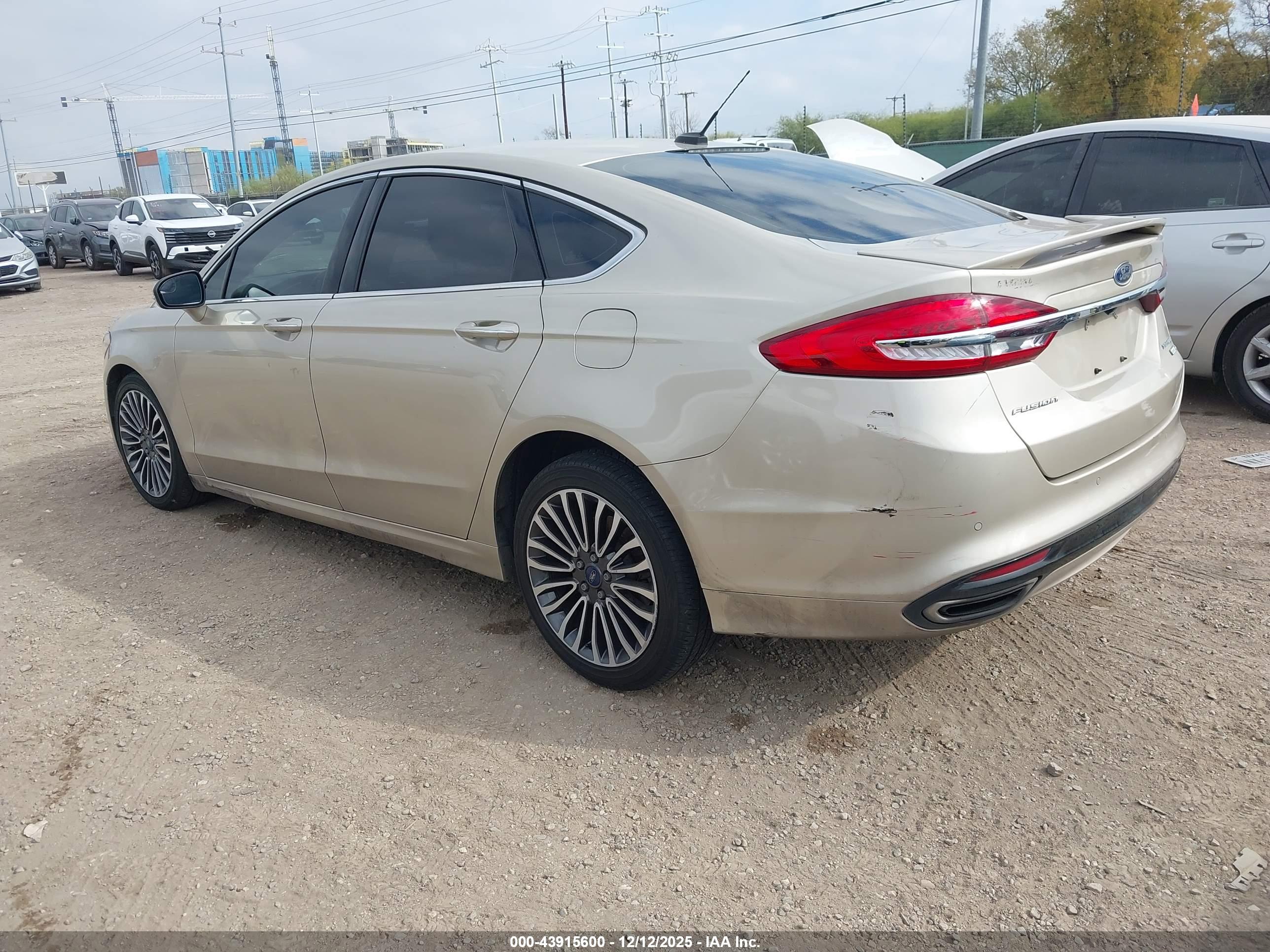 FORD FUSION image 3