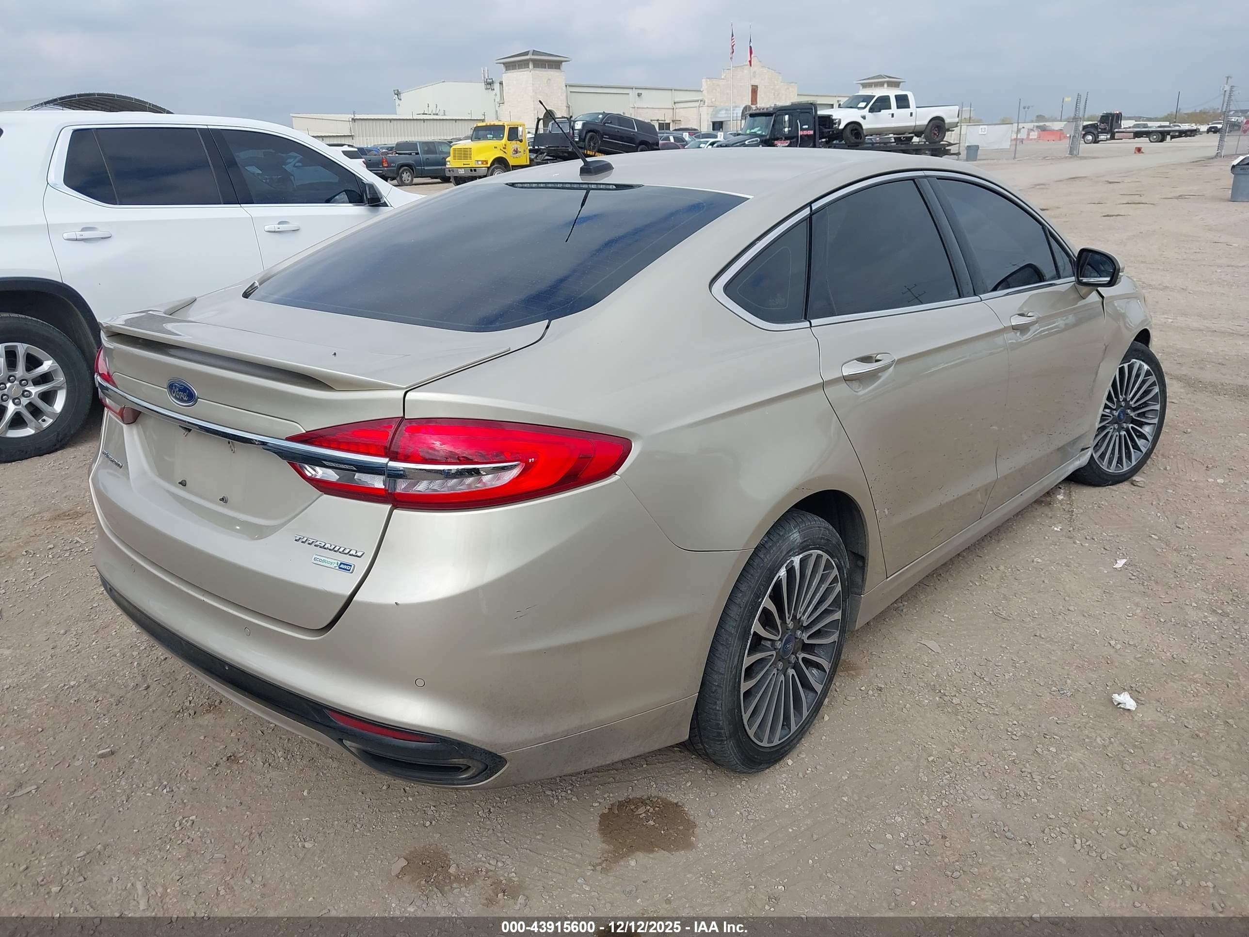 FORD FUSION image 4
