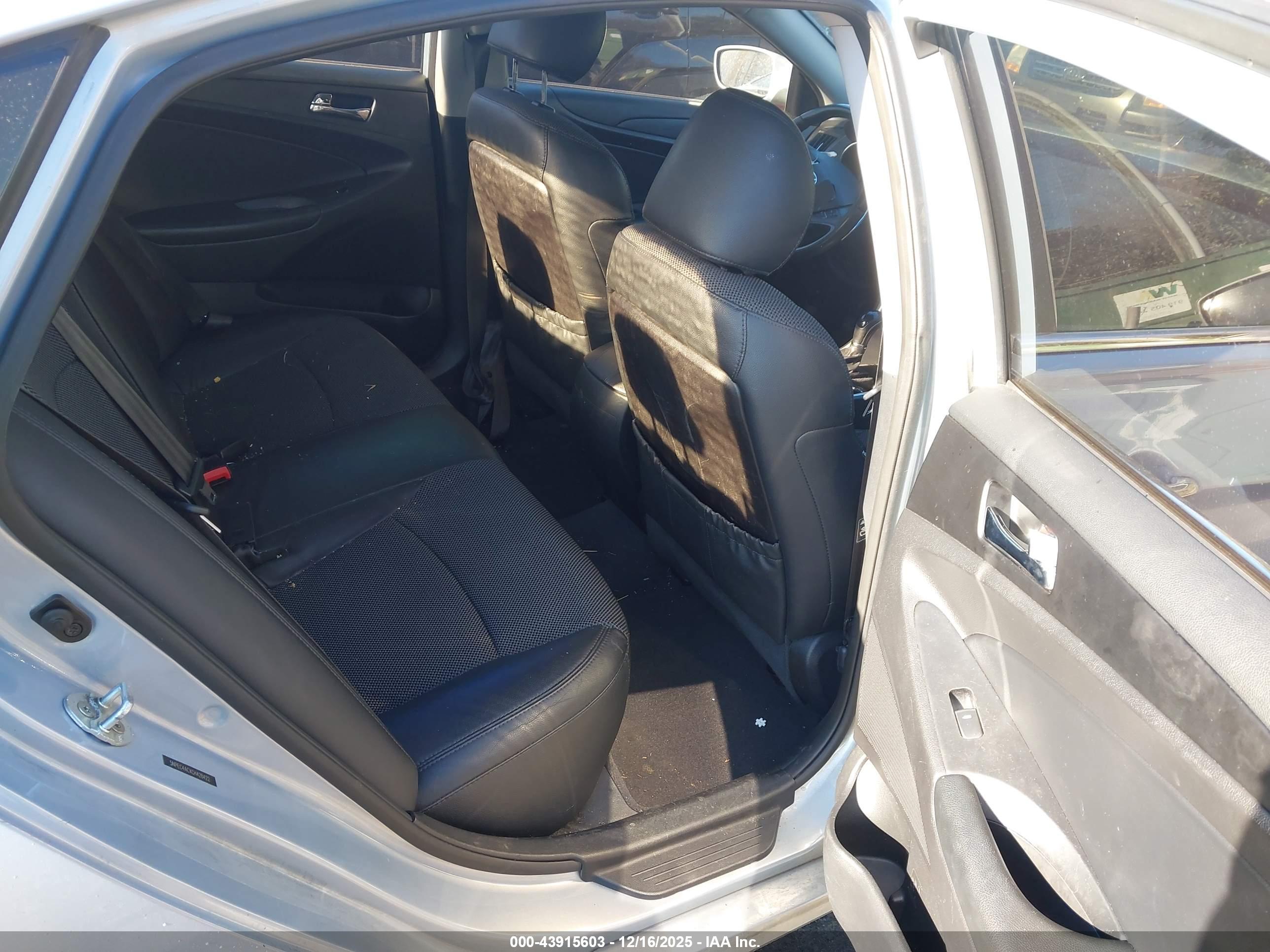 HYUNDAI SONATA image 8