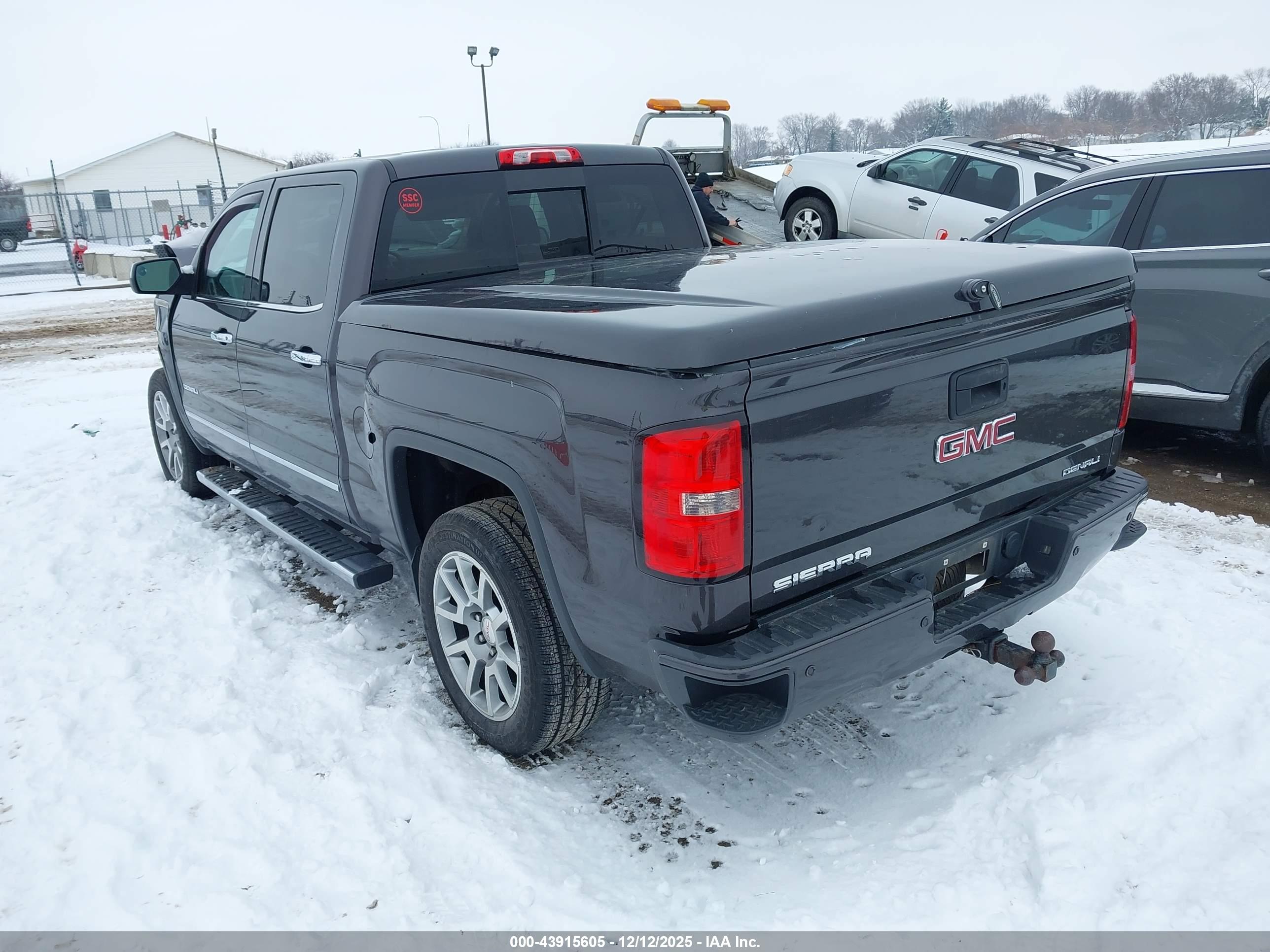 GMC SIERRA image 3