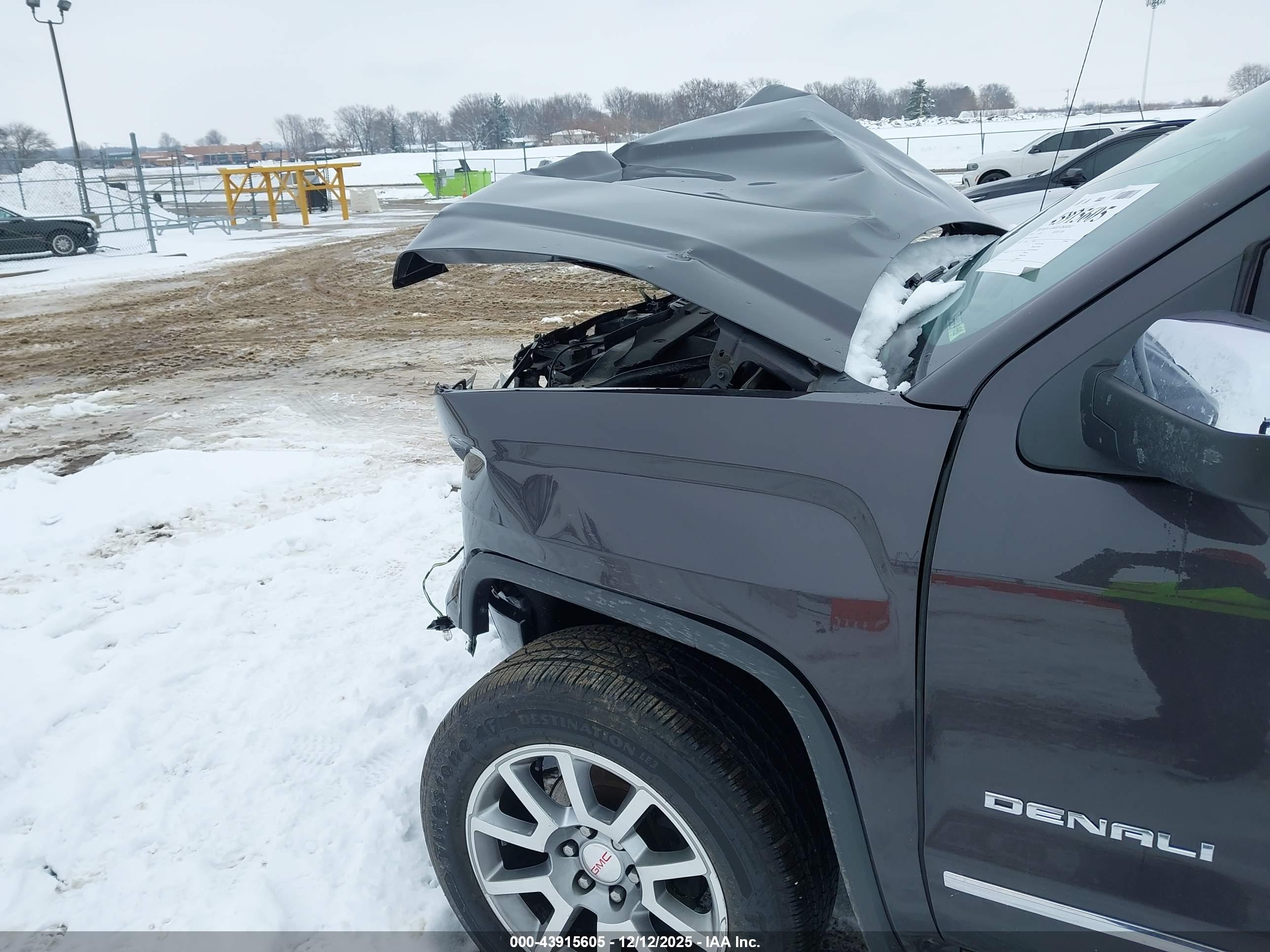 GMC SIERRA image 6