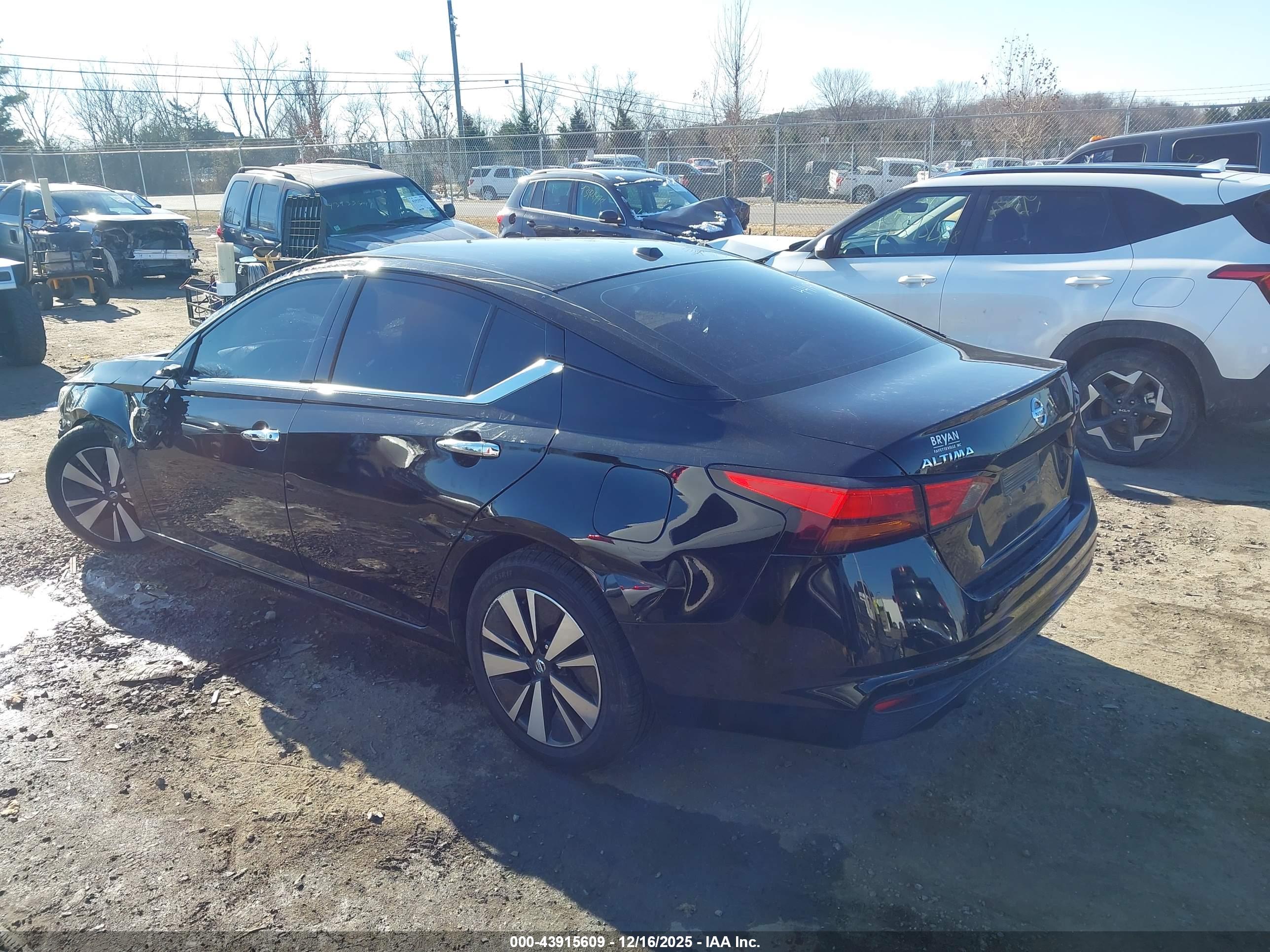NISSAN ALTIMA image 3
