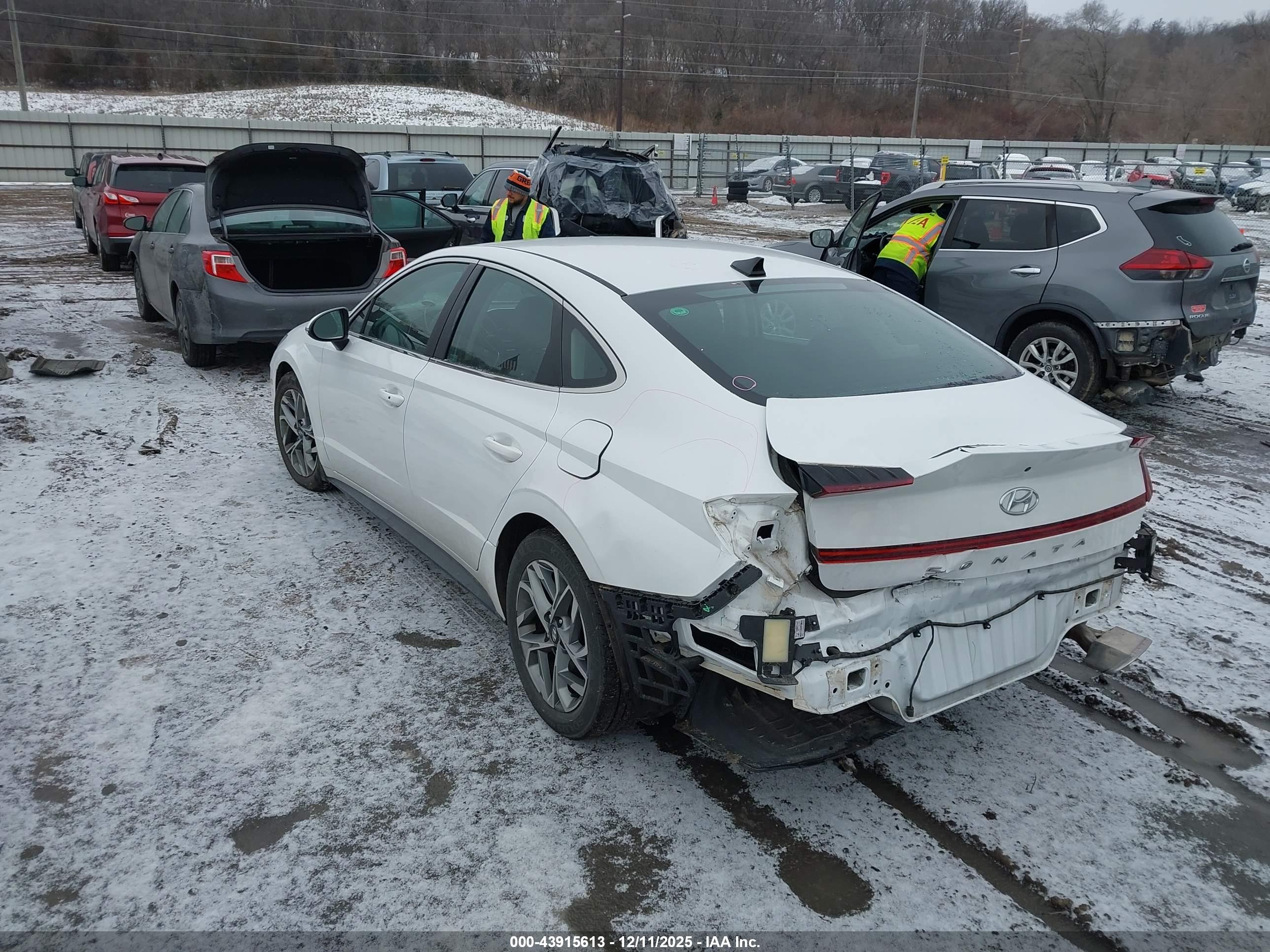 HYUNDAI SONATA image 3