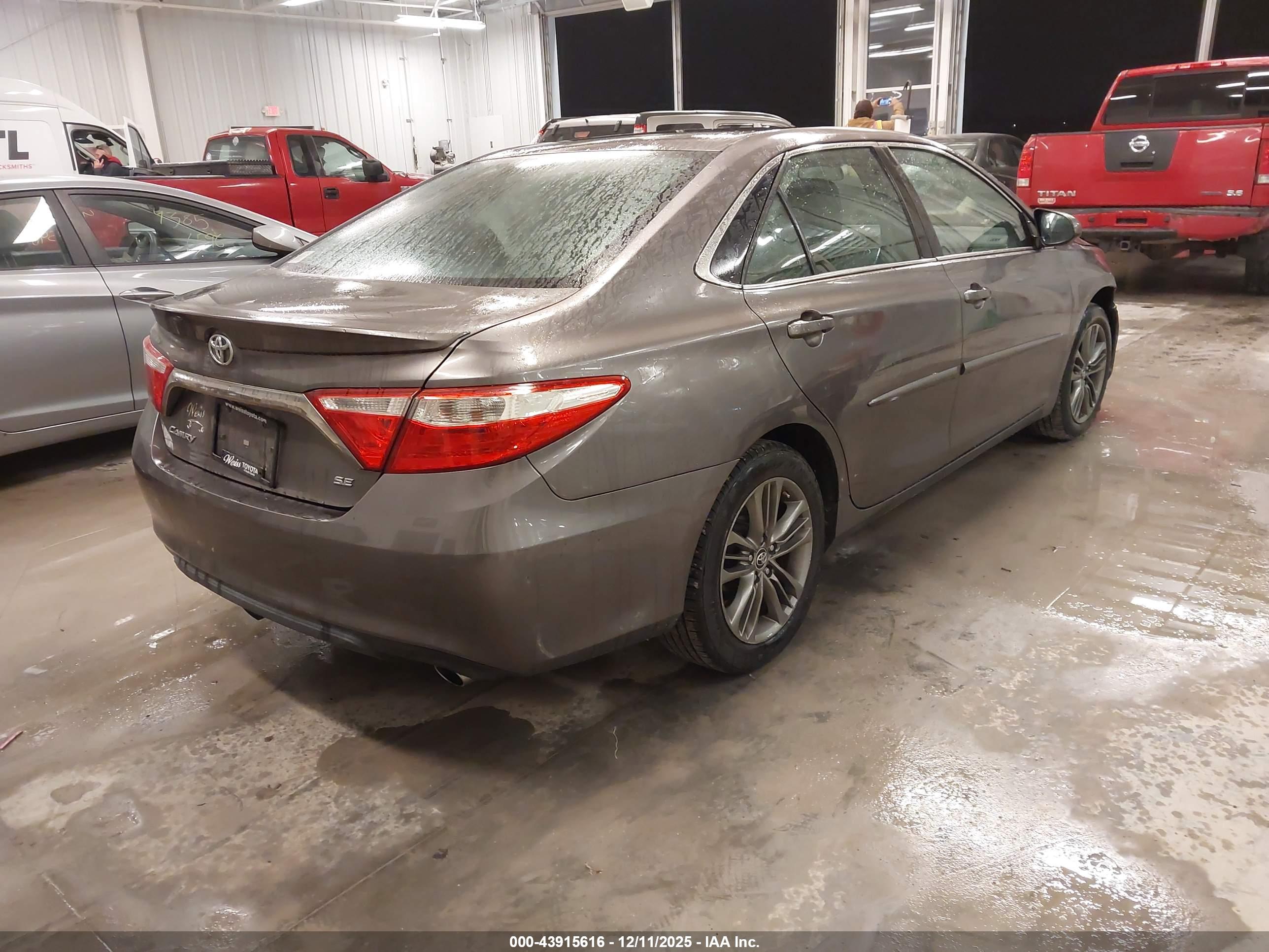 TOYOTA CAMRY image 4