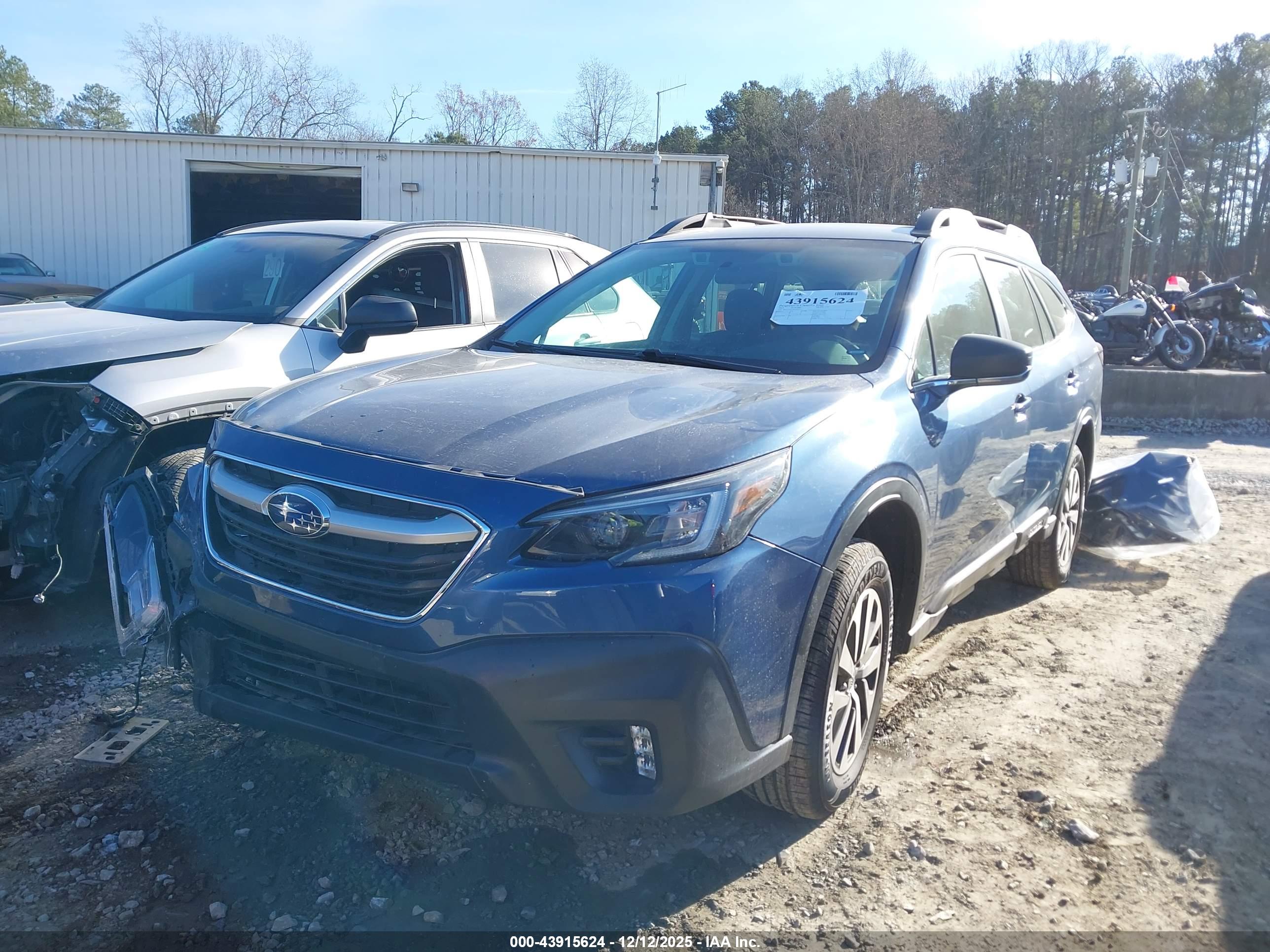 SUBARU OUTBACK image 2