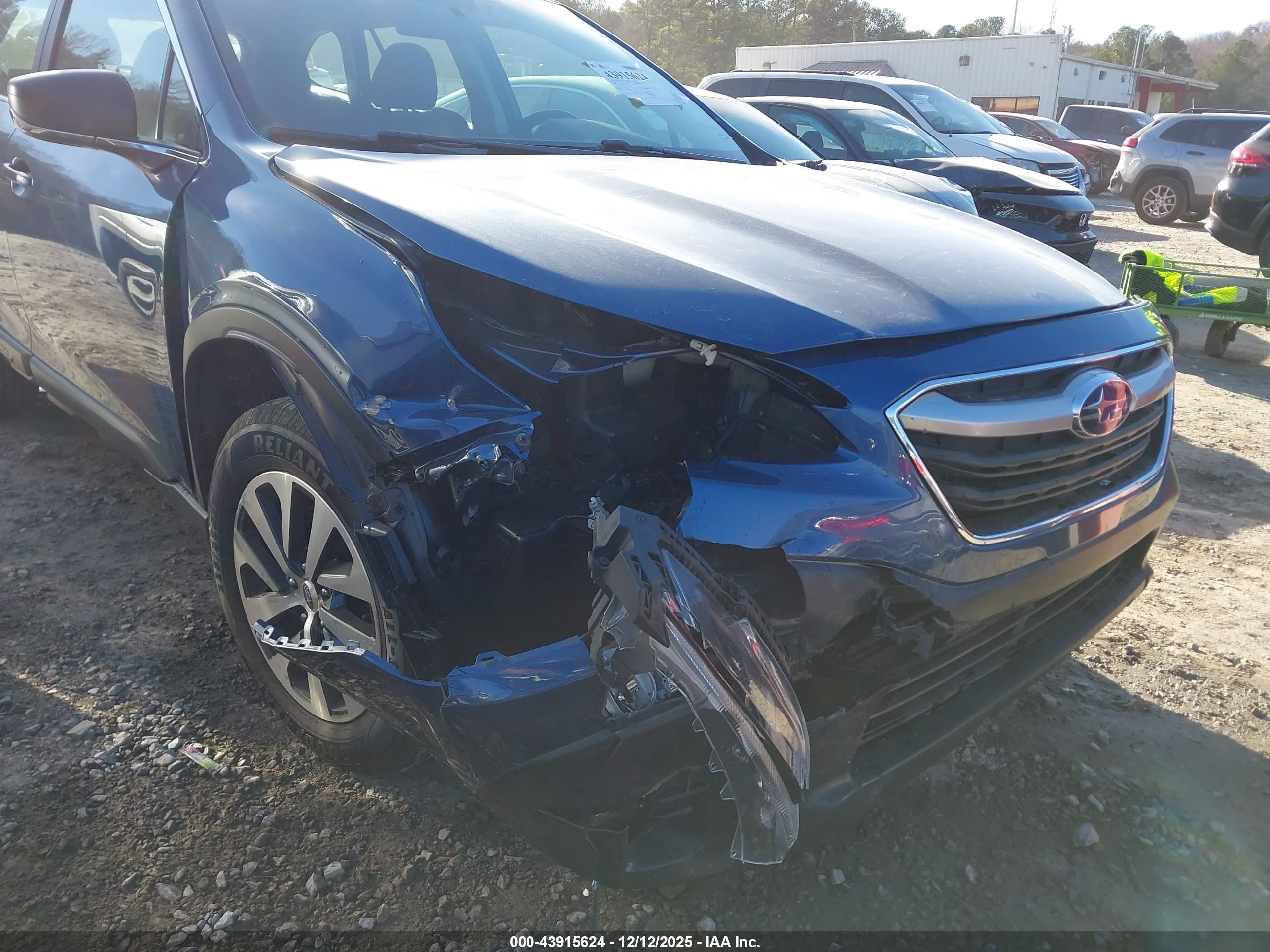 SUBARU OUTBACK image 6