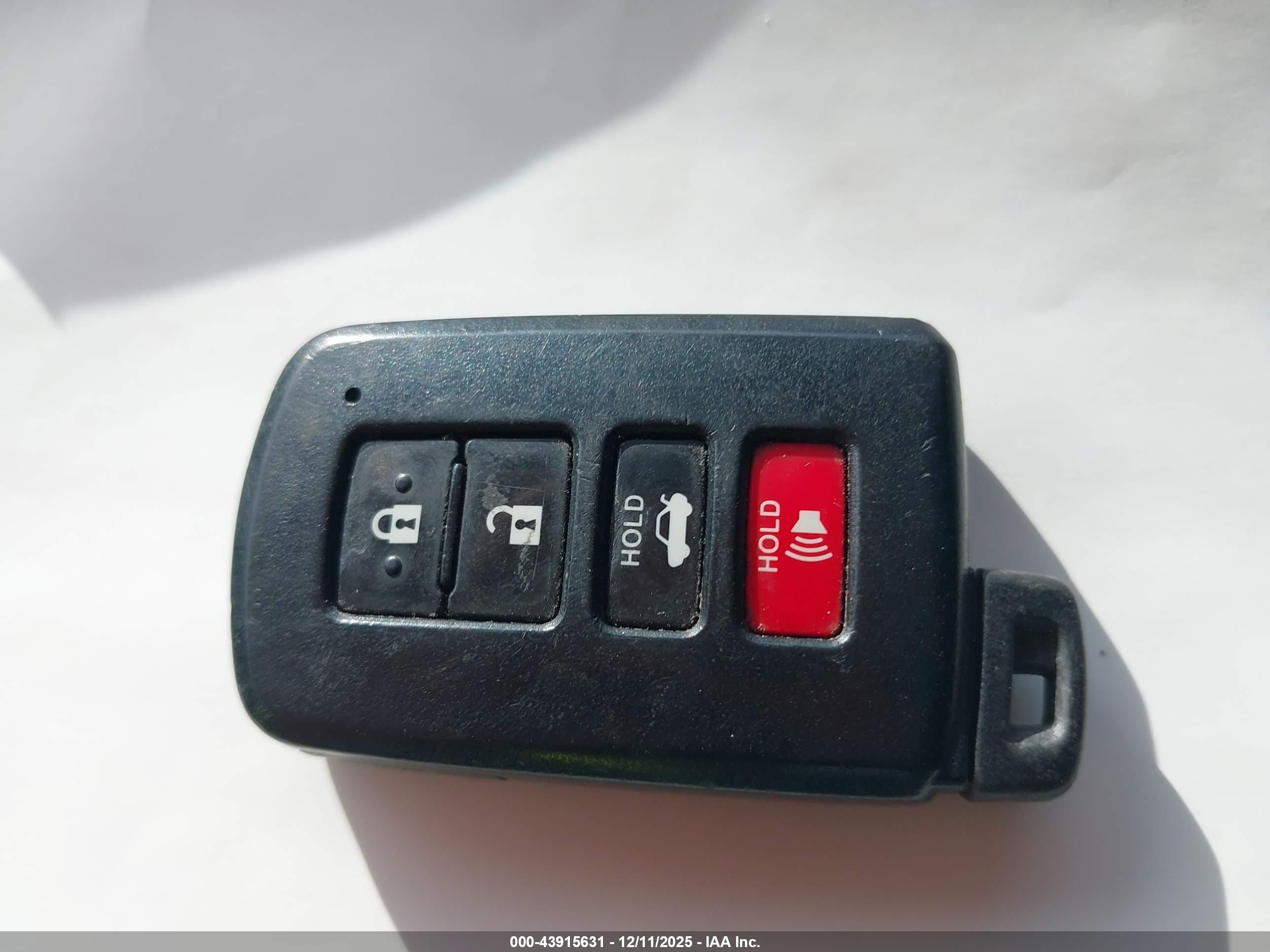 TOYOTA AVALON image 11