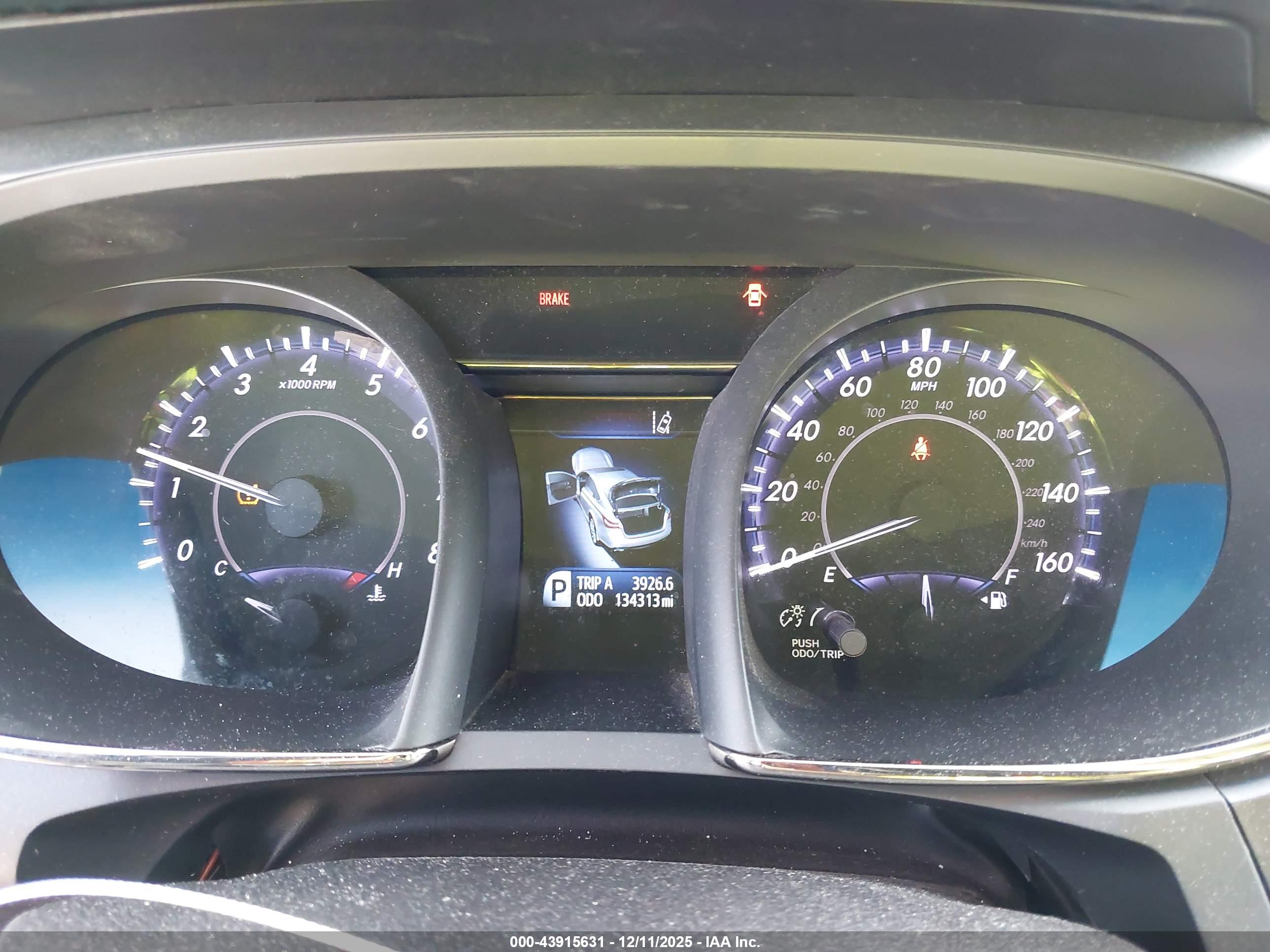 TOYOTA AVALON image 7