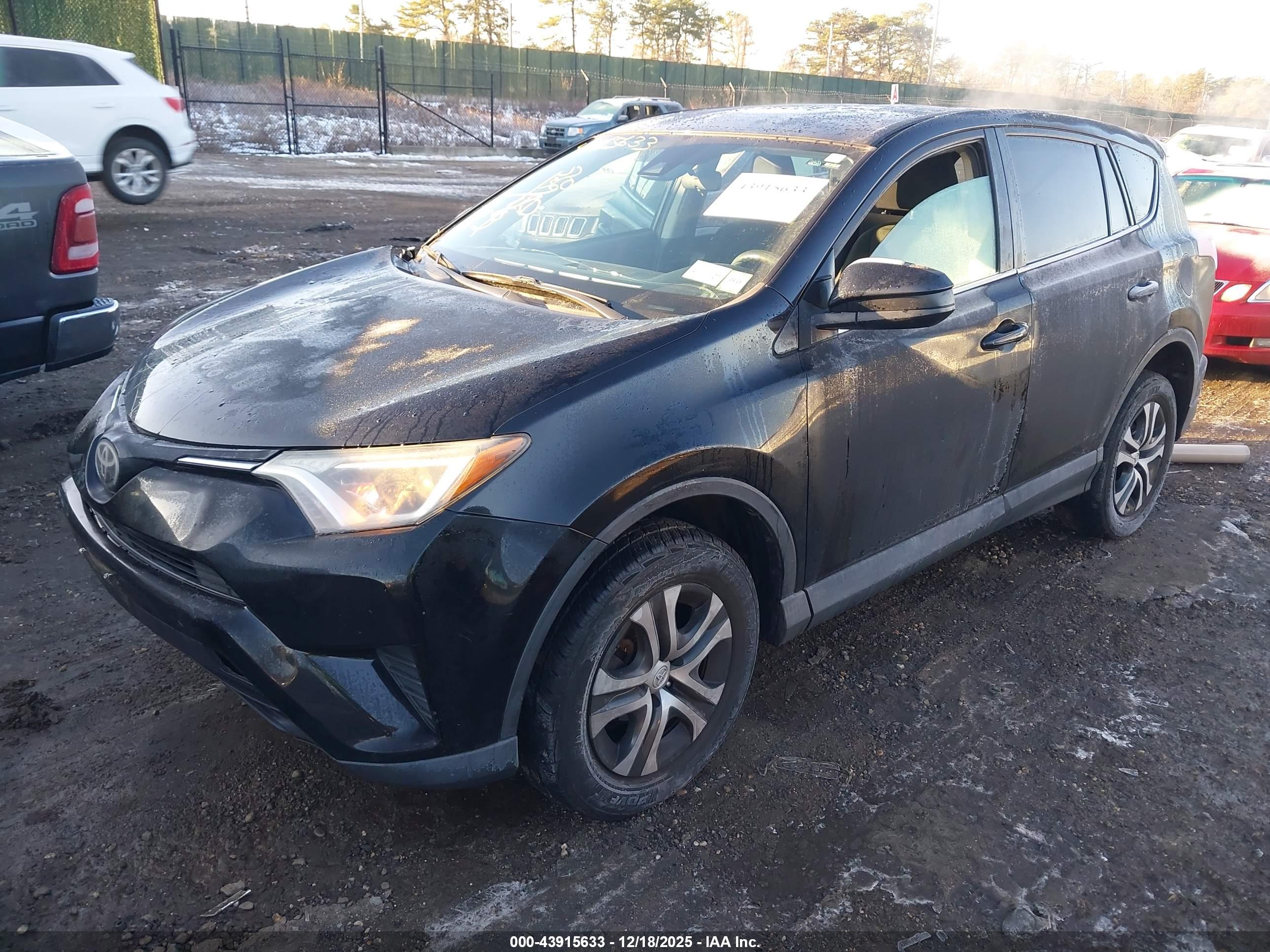 TOYOTA RAV4 image 2