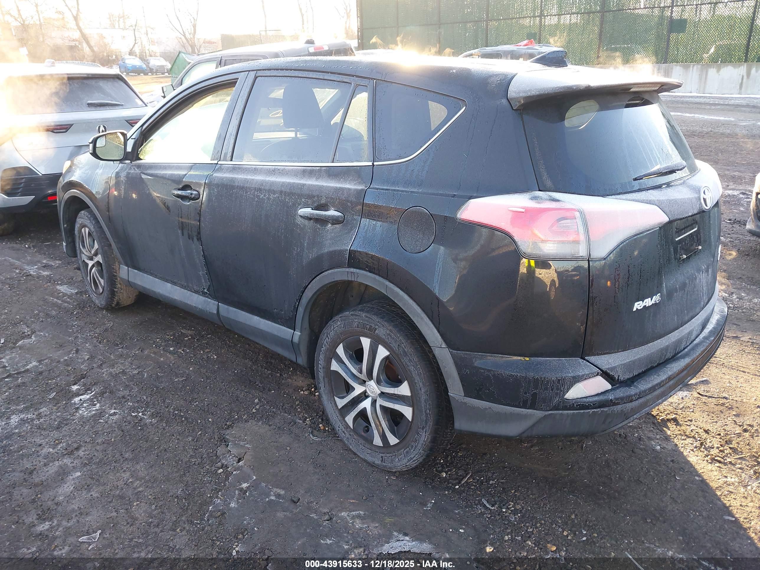 TOYOTA RAV4 image 3