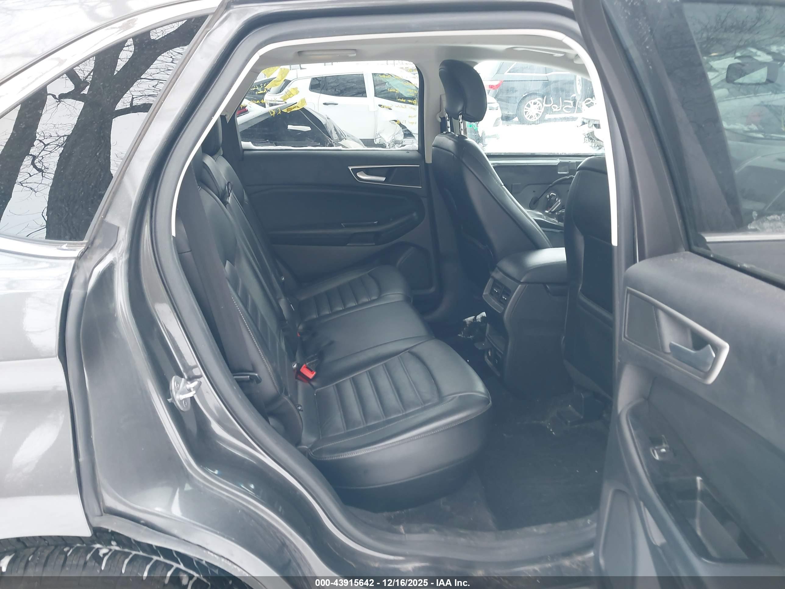 FORD EDGE image 8
