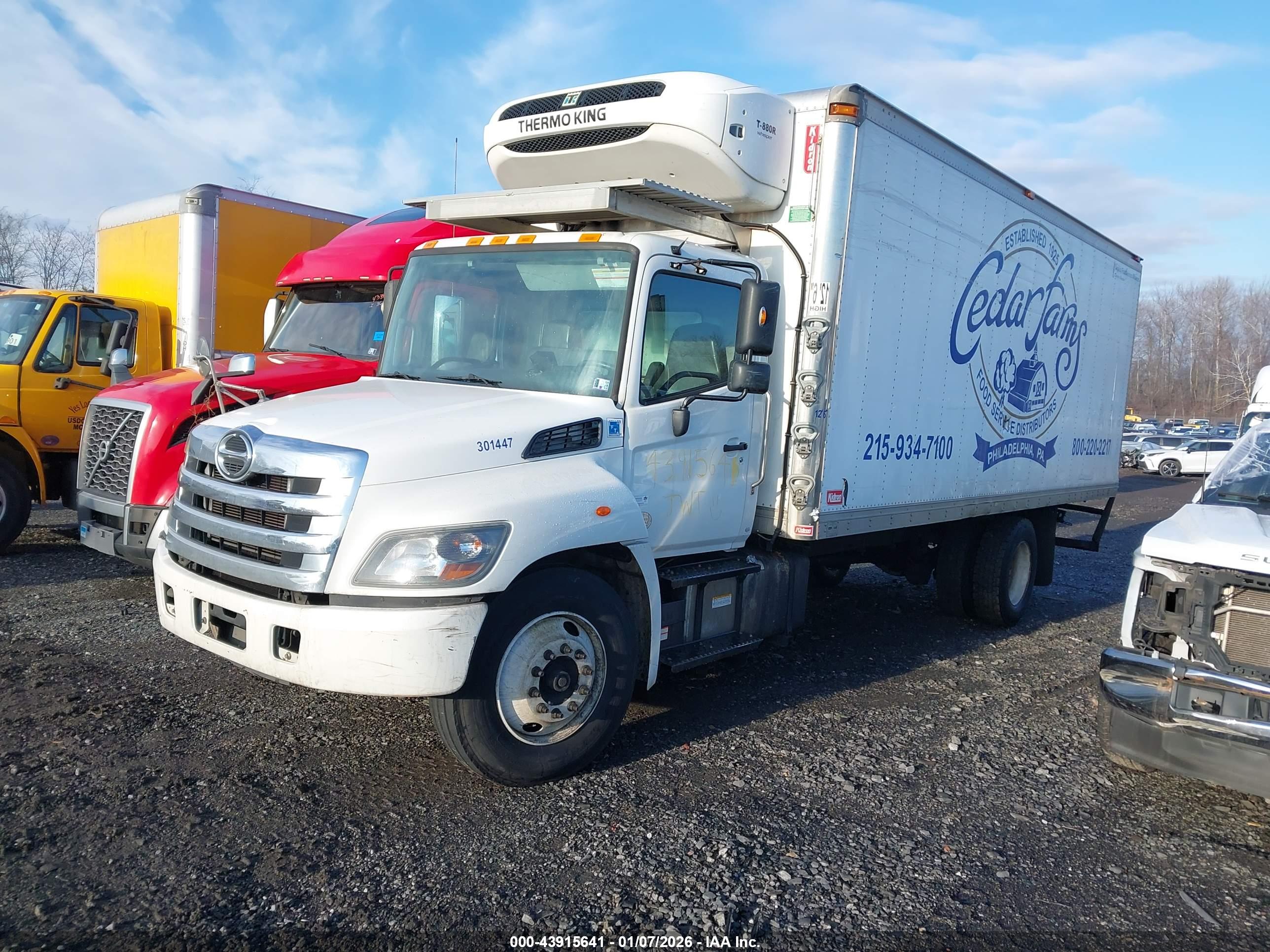 HINO 268/338 image 2