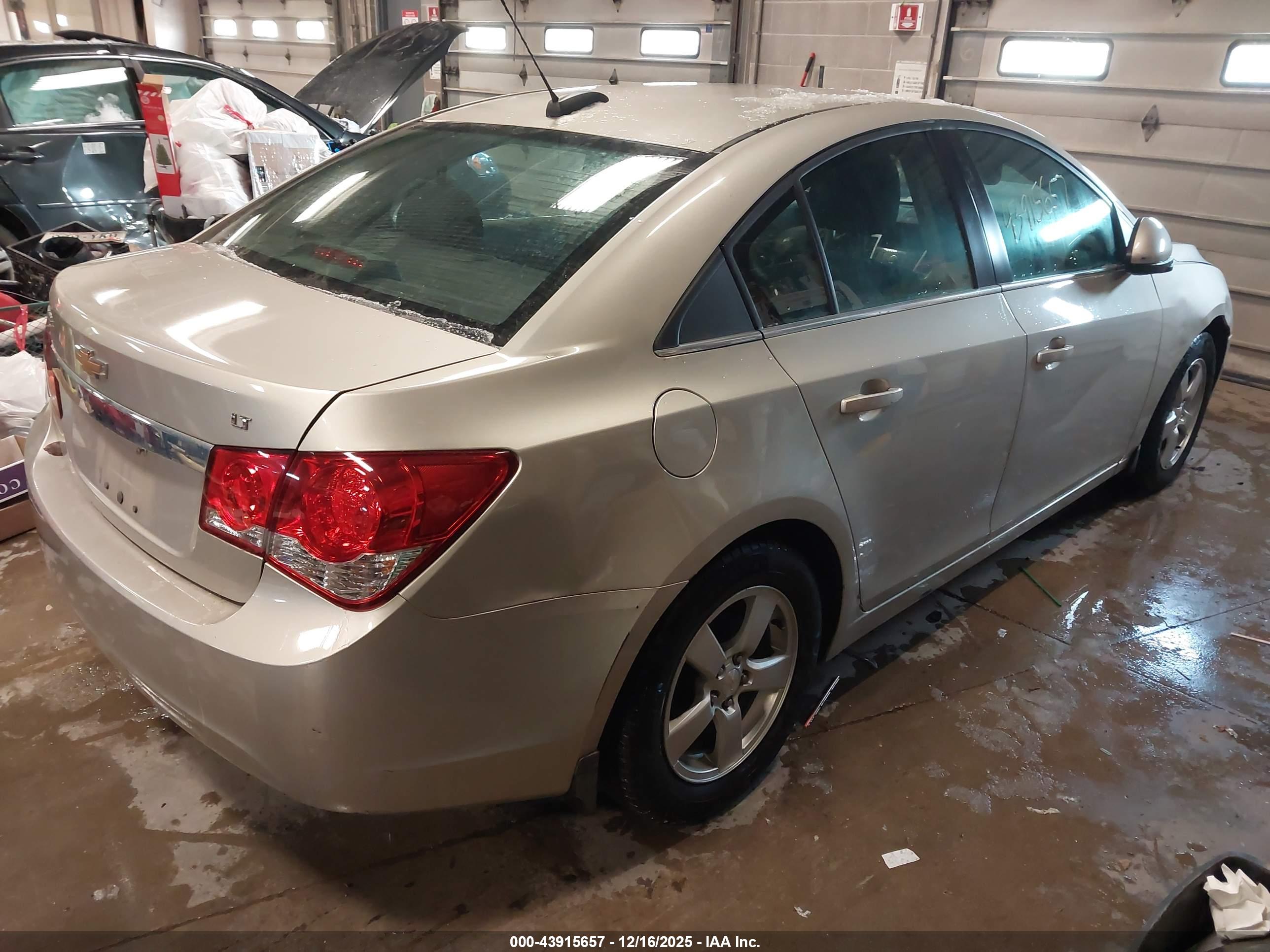 CHEVROLET CRUZE image 4