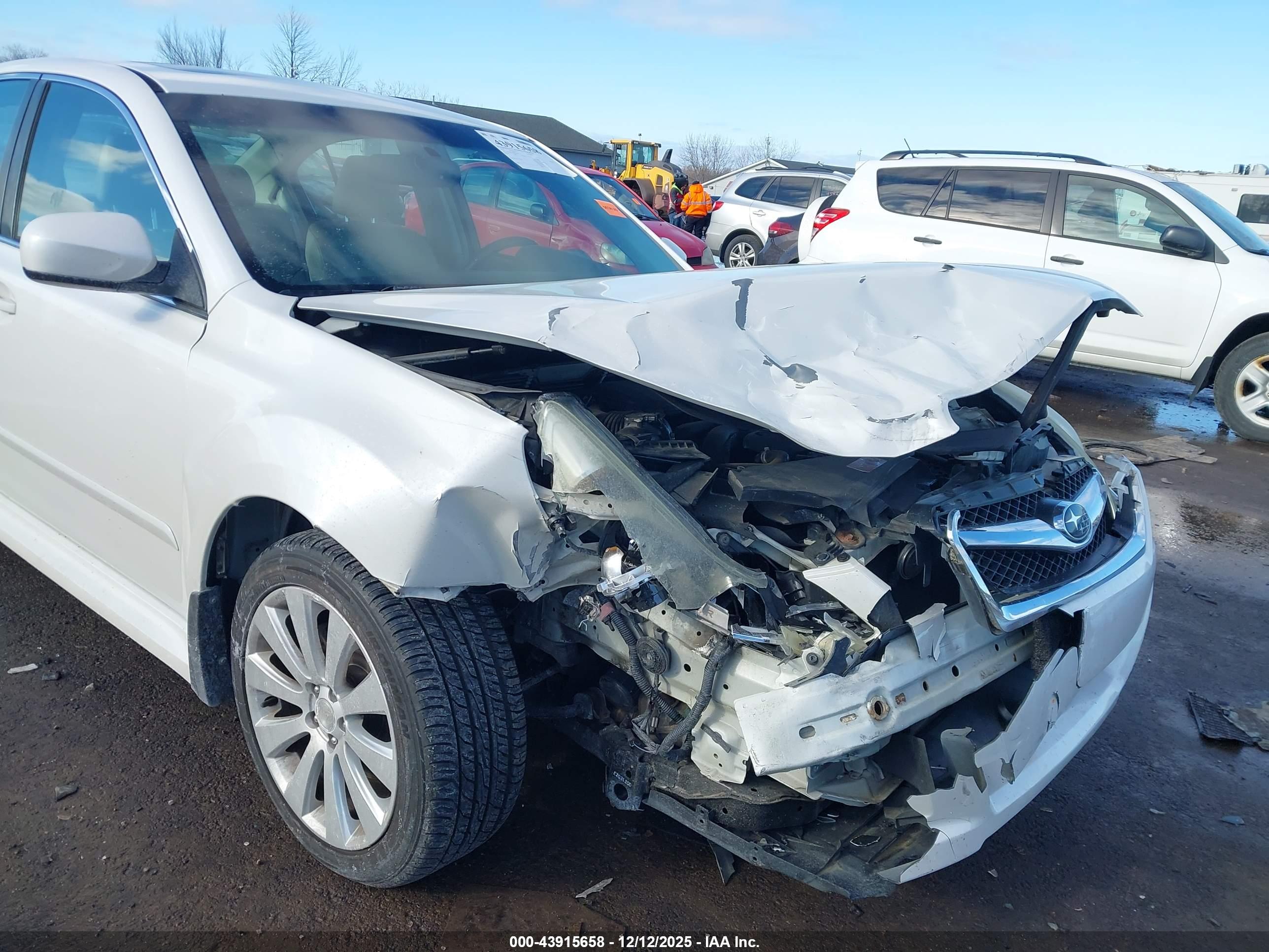 SUBARU LEGACY image 6