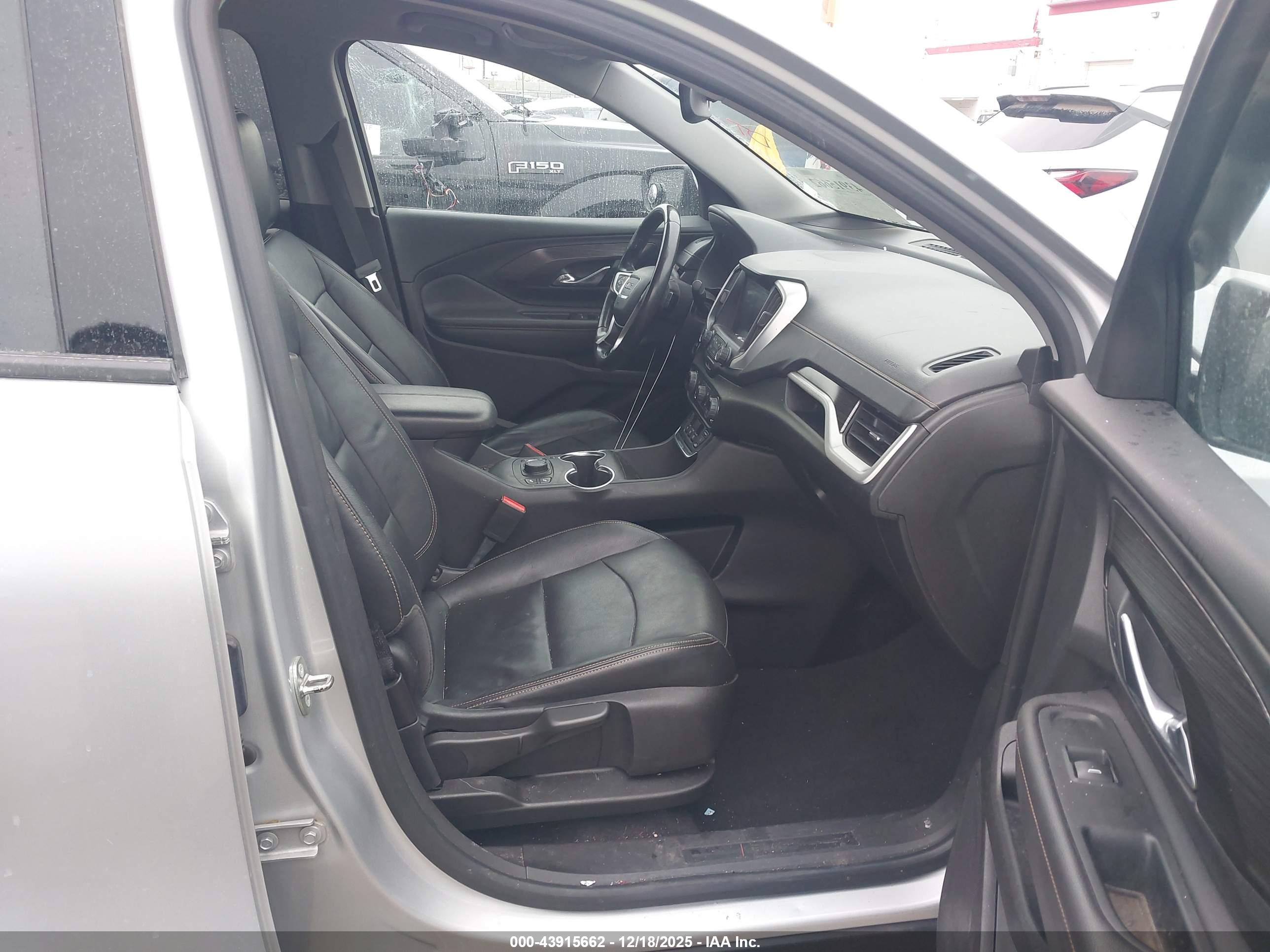 GMC TERRAIN image 5