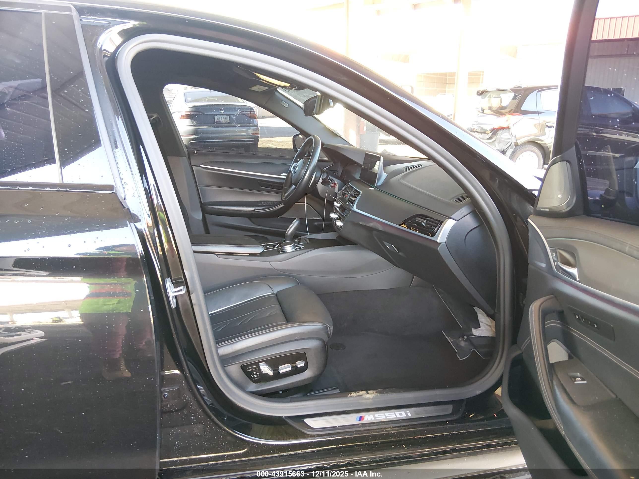 BMW M550I image 5