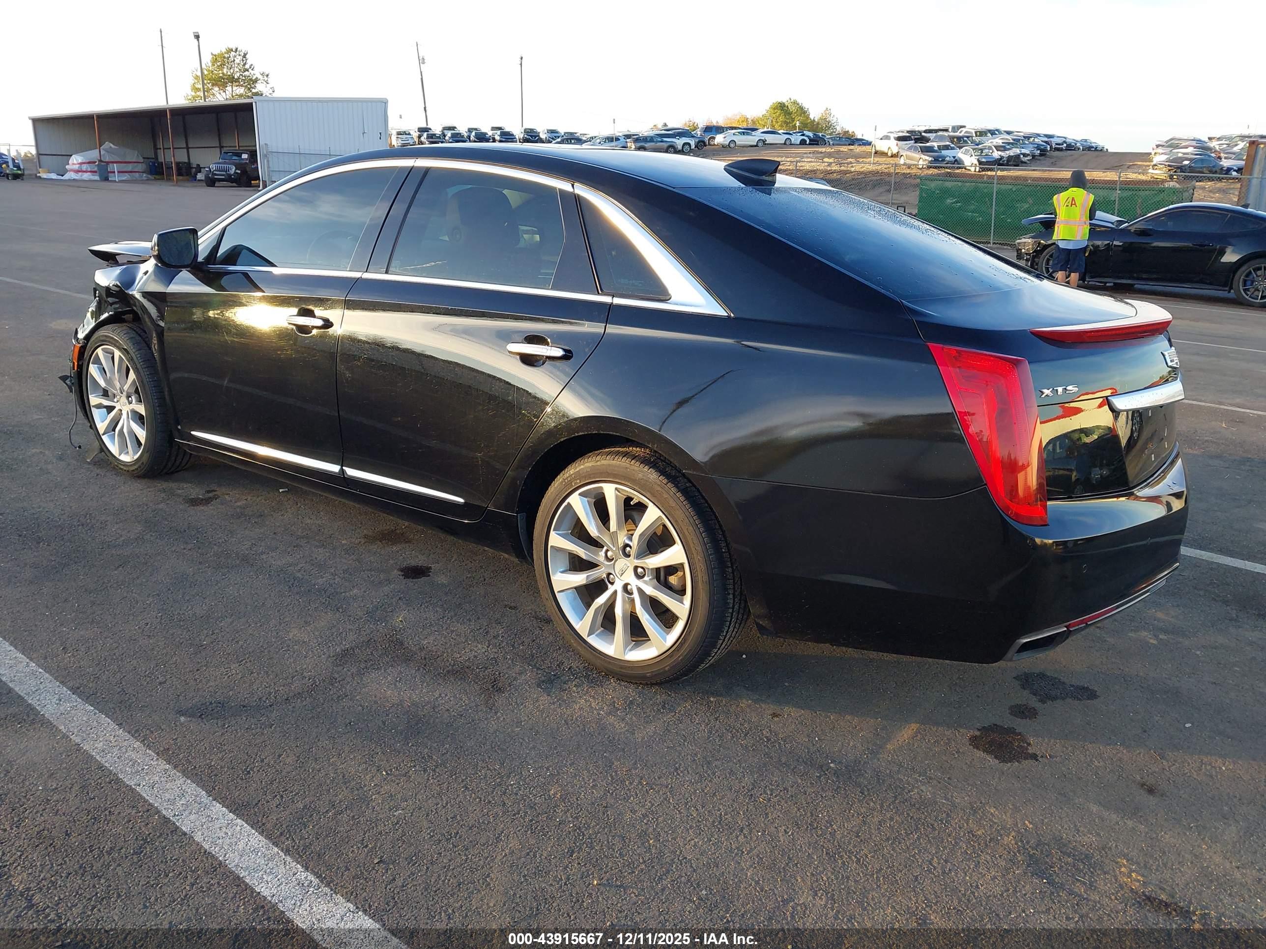 CADILLAC XTS image 3
