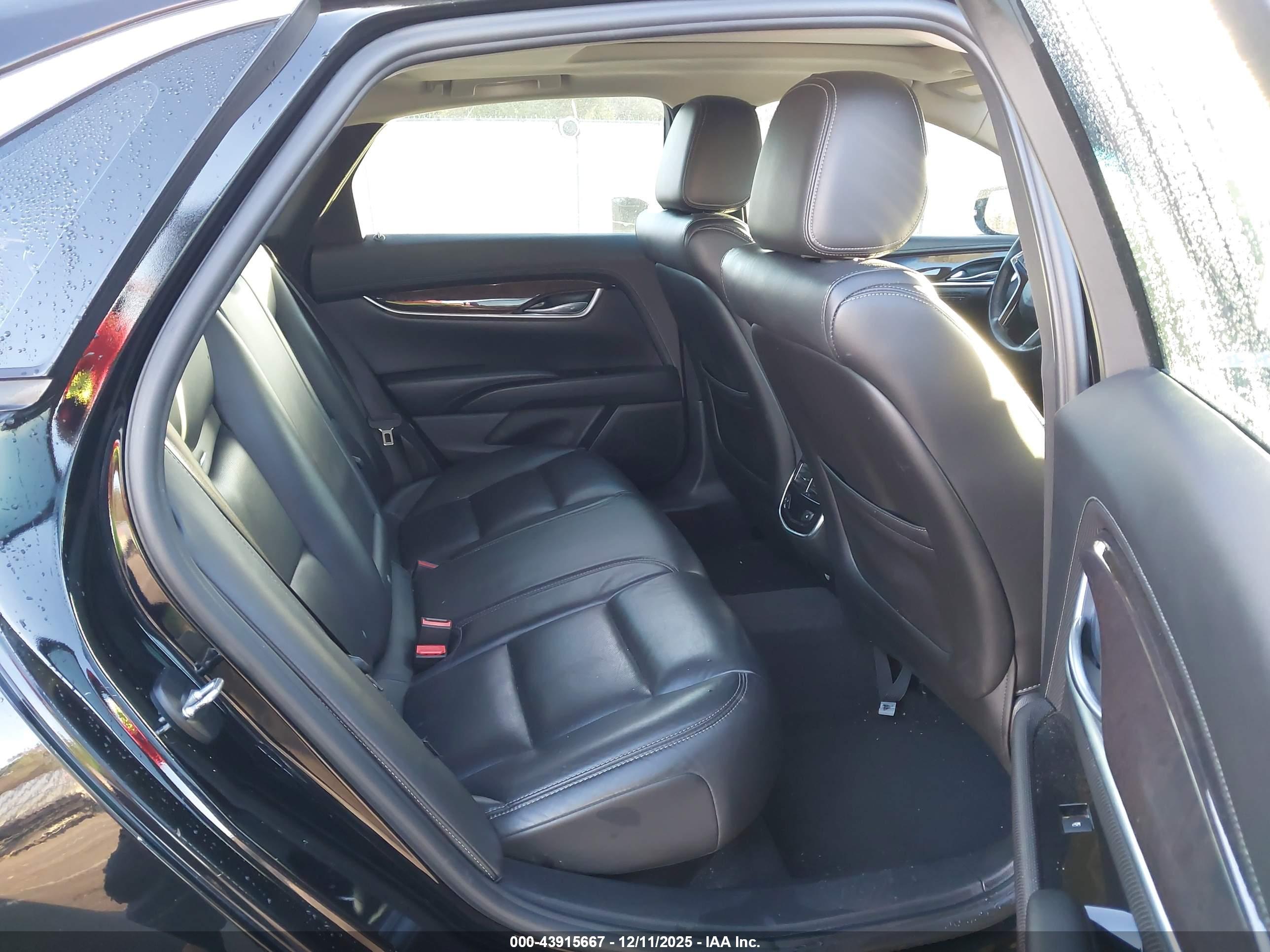 CADILLAC XTS image 8