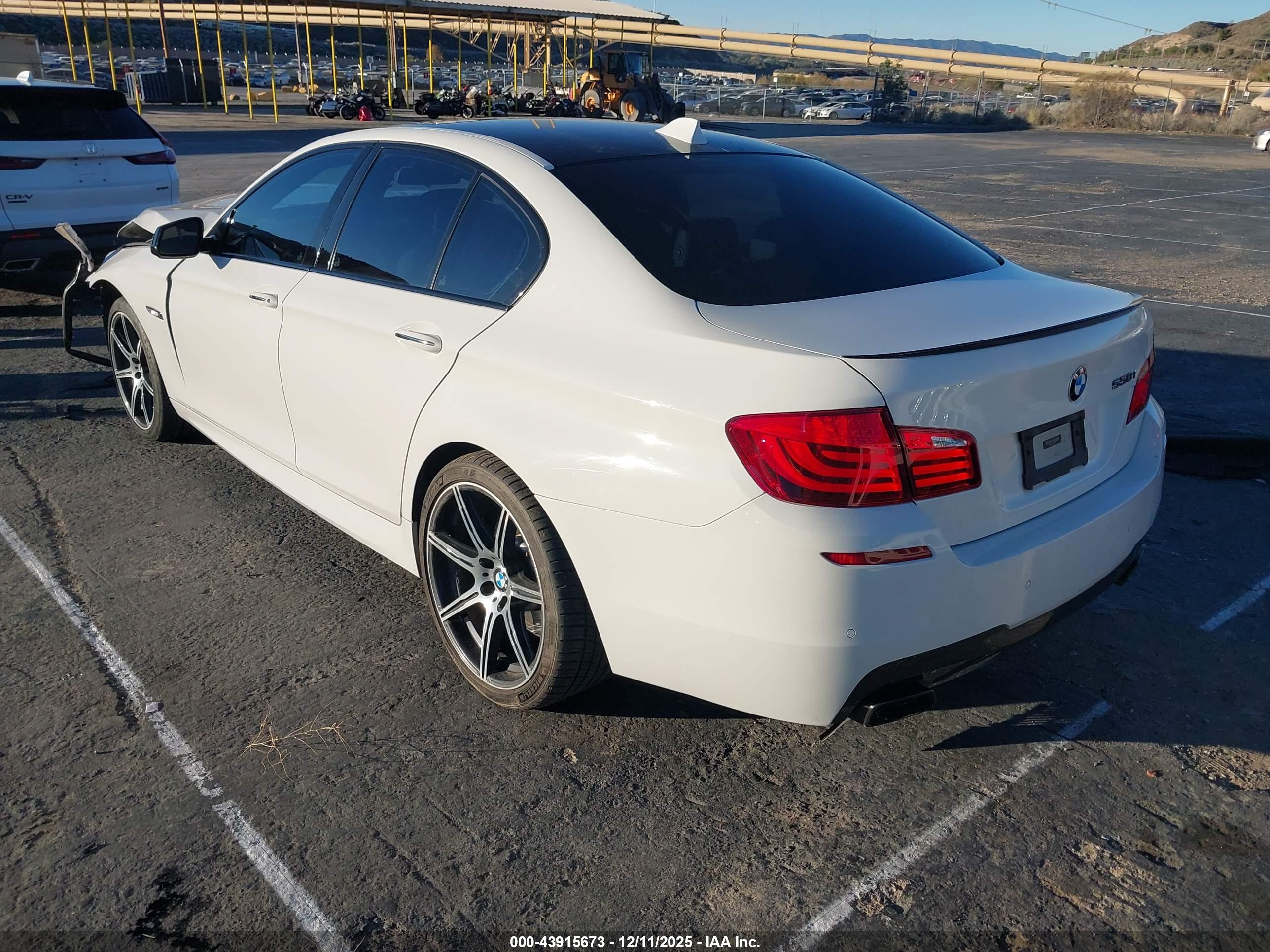 BMW 550I image 3