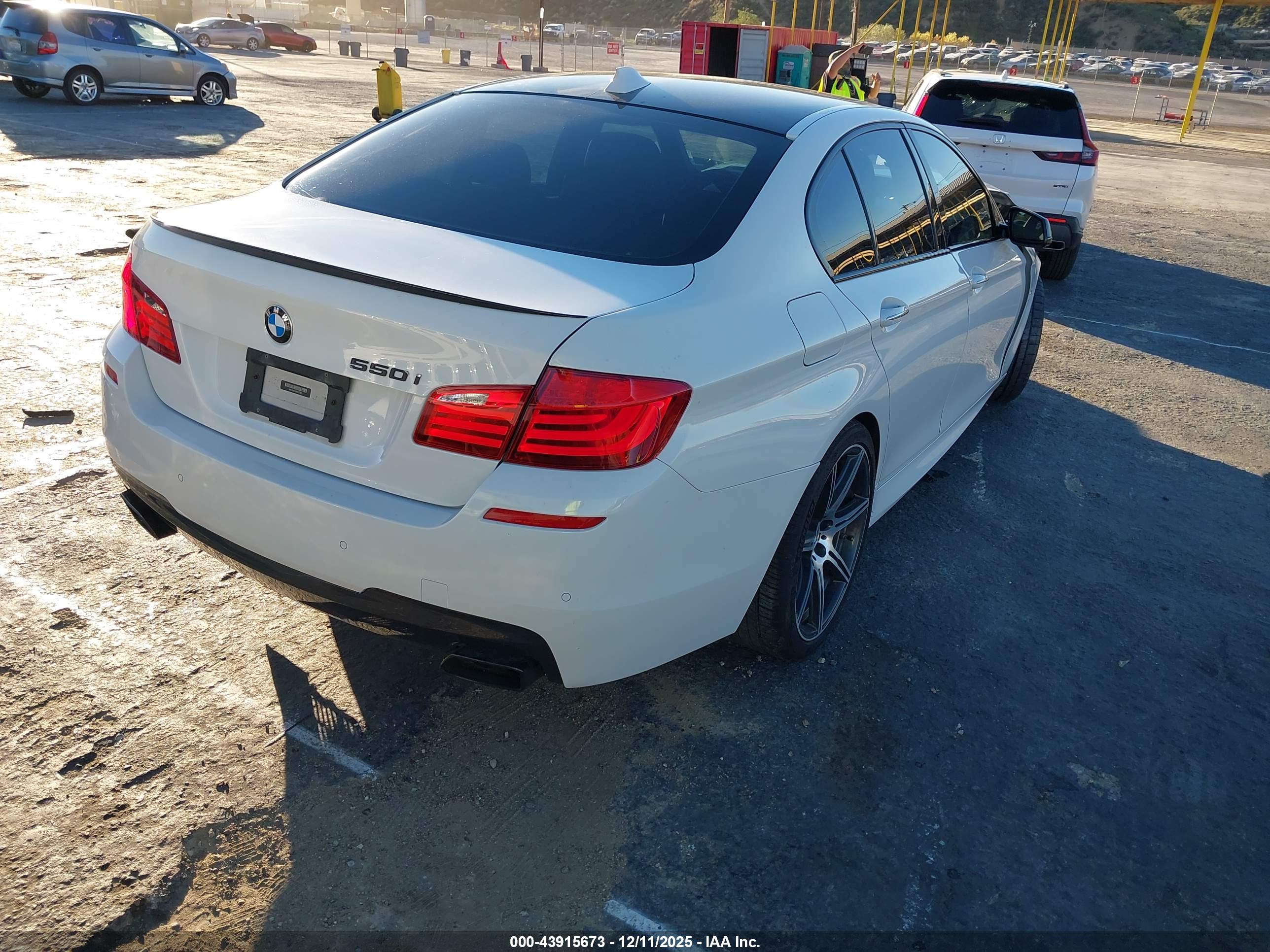 BMW 550I image 4