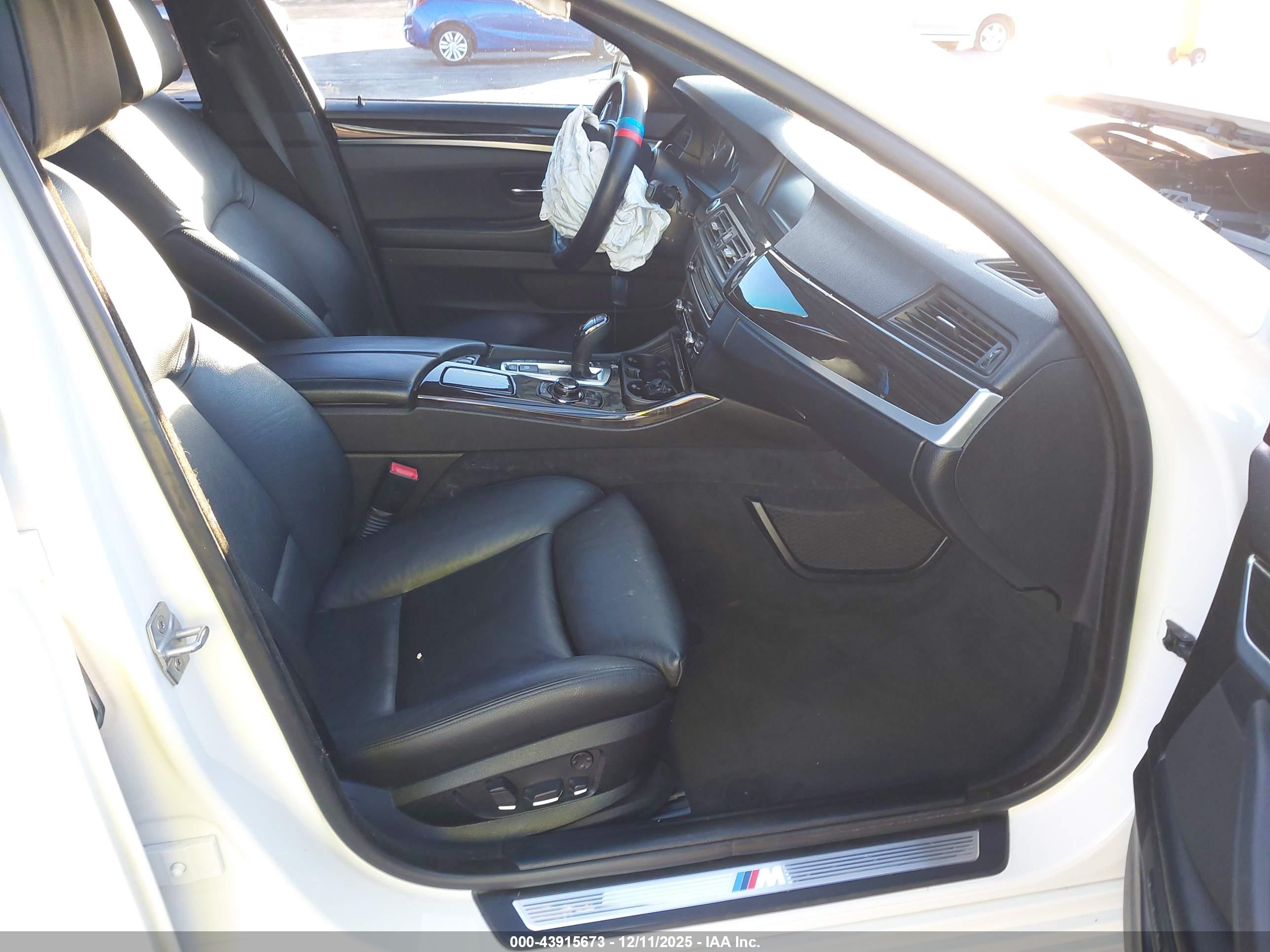 BMW 550I image 5