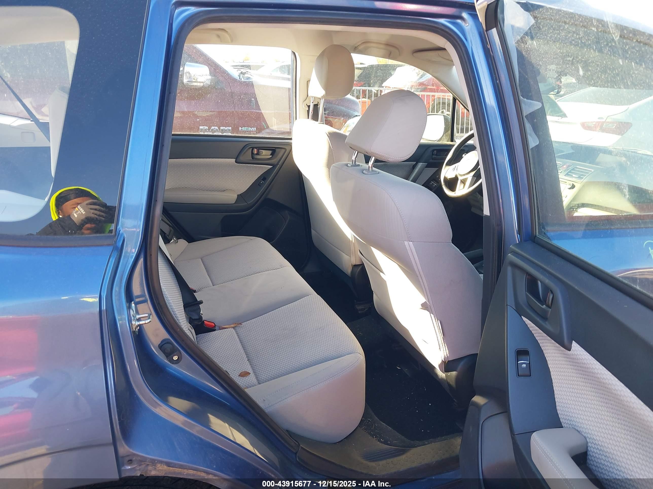 SUBARU FORESTER image 8
