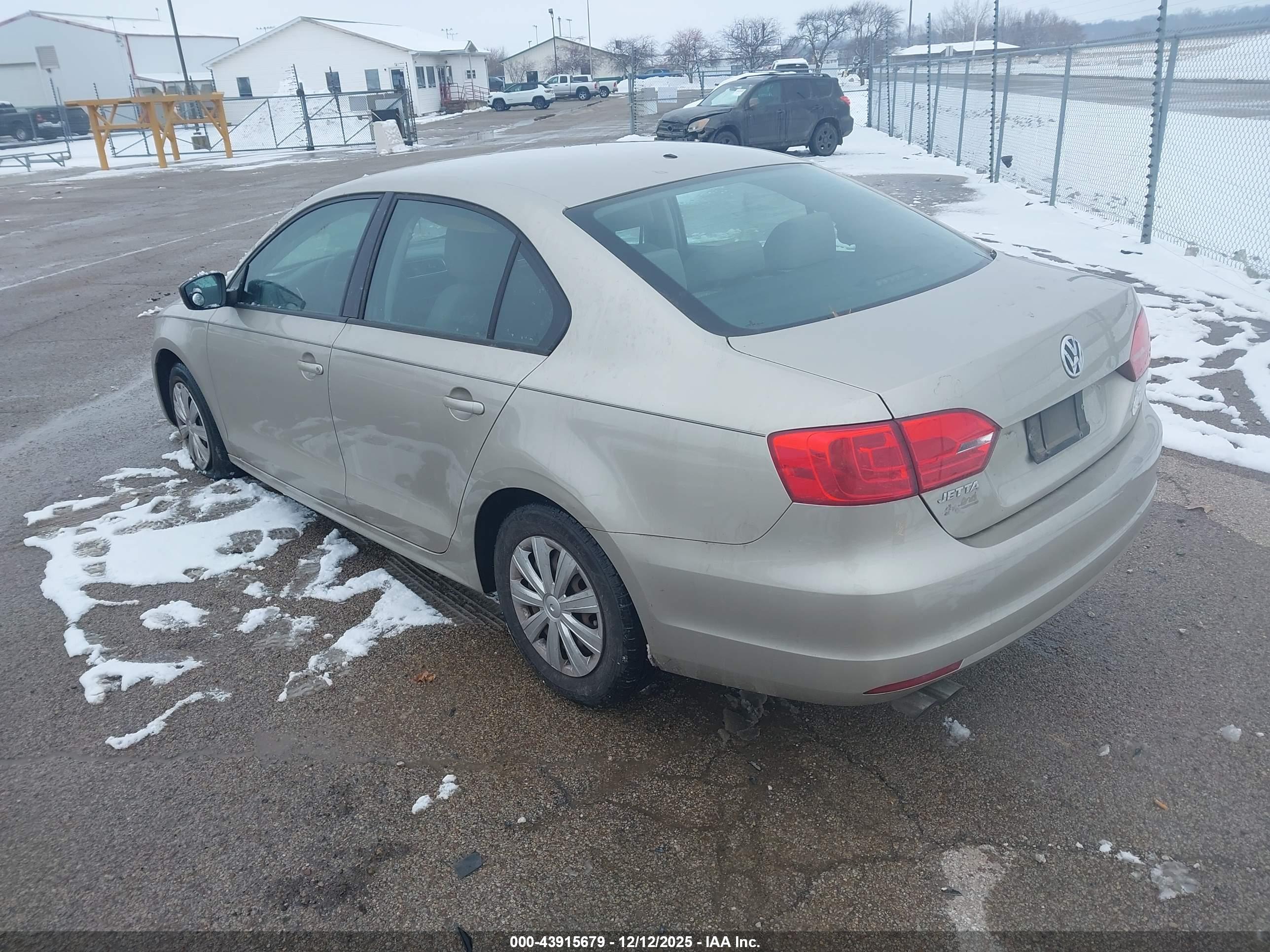 VOLKSWAGEN JETTA image 3