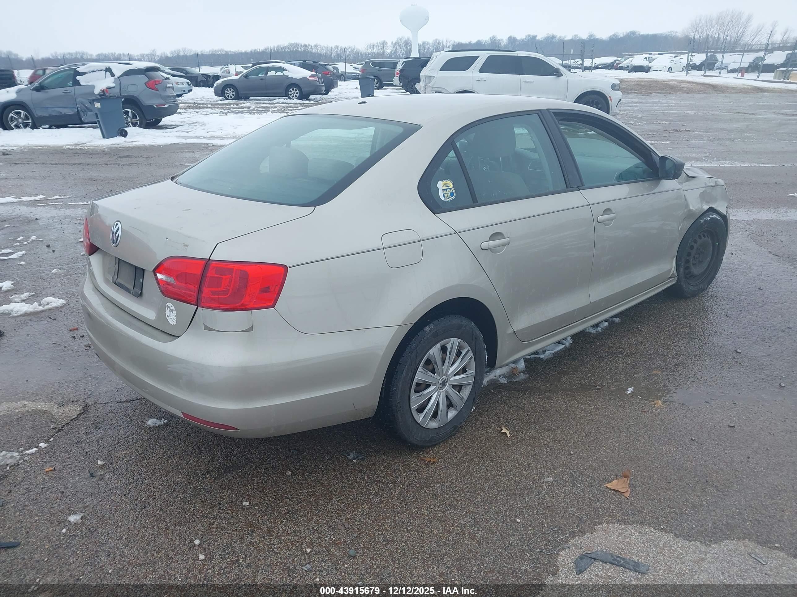 VOLKSWAGEN JETTA image 4