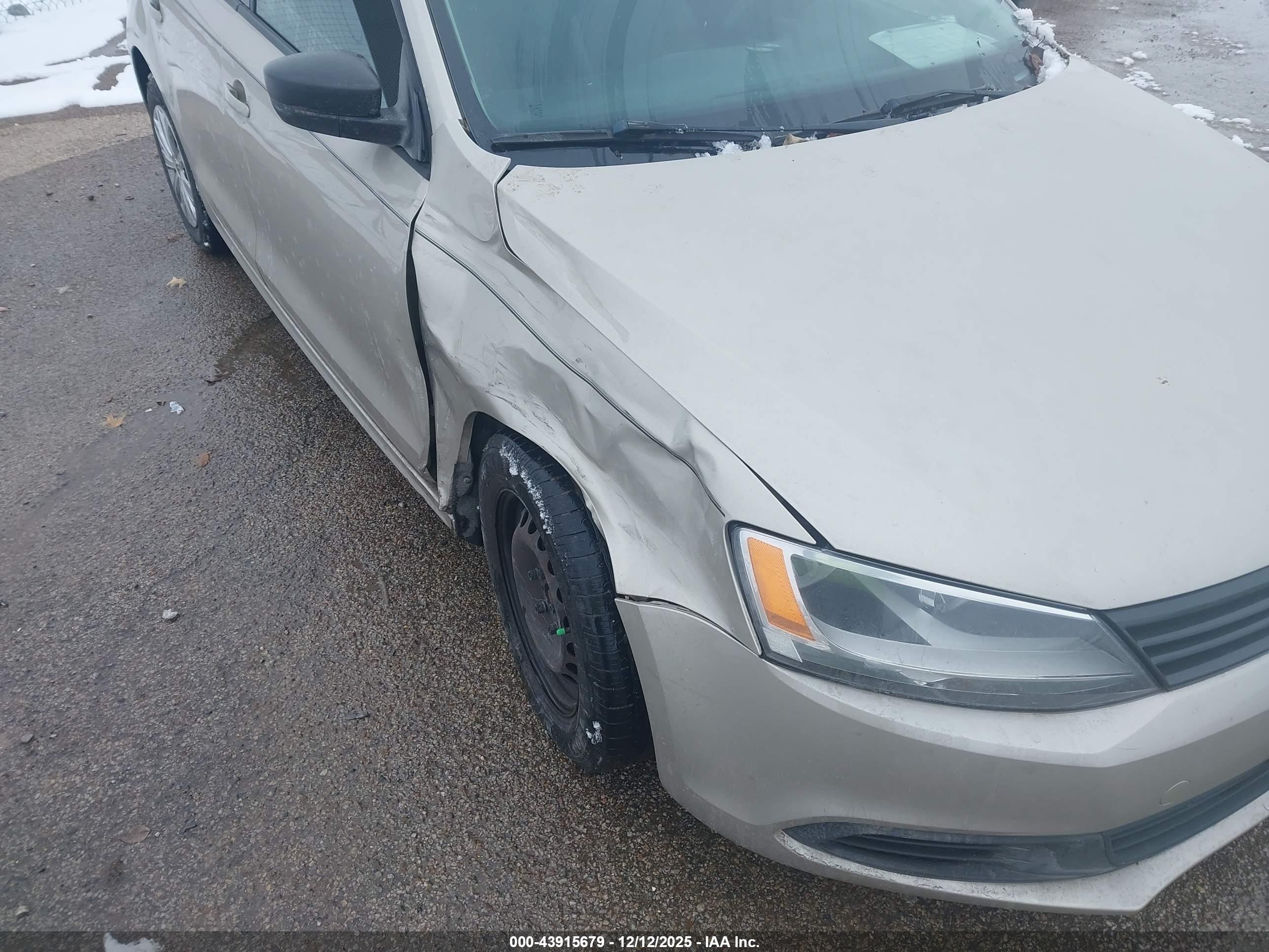 VOLKSWAGEN JETTA image 6