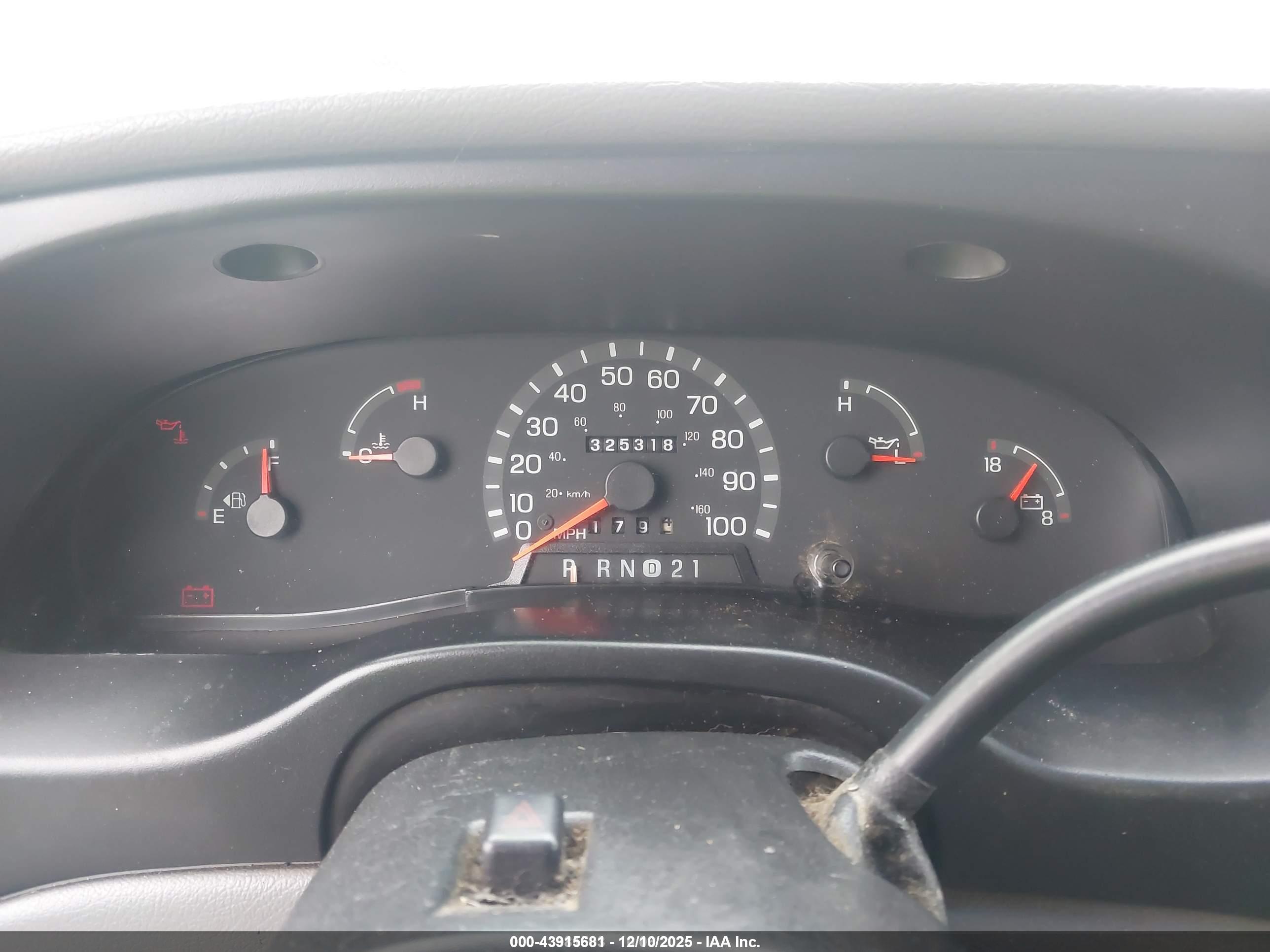 FORD E-250 image 7