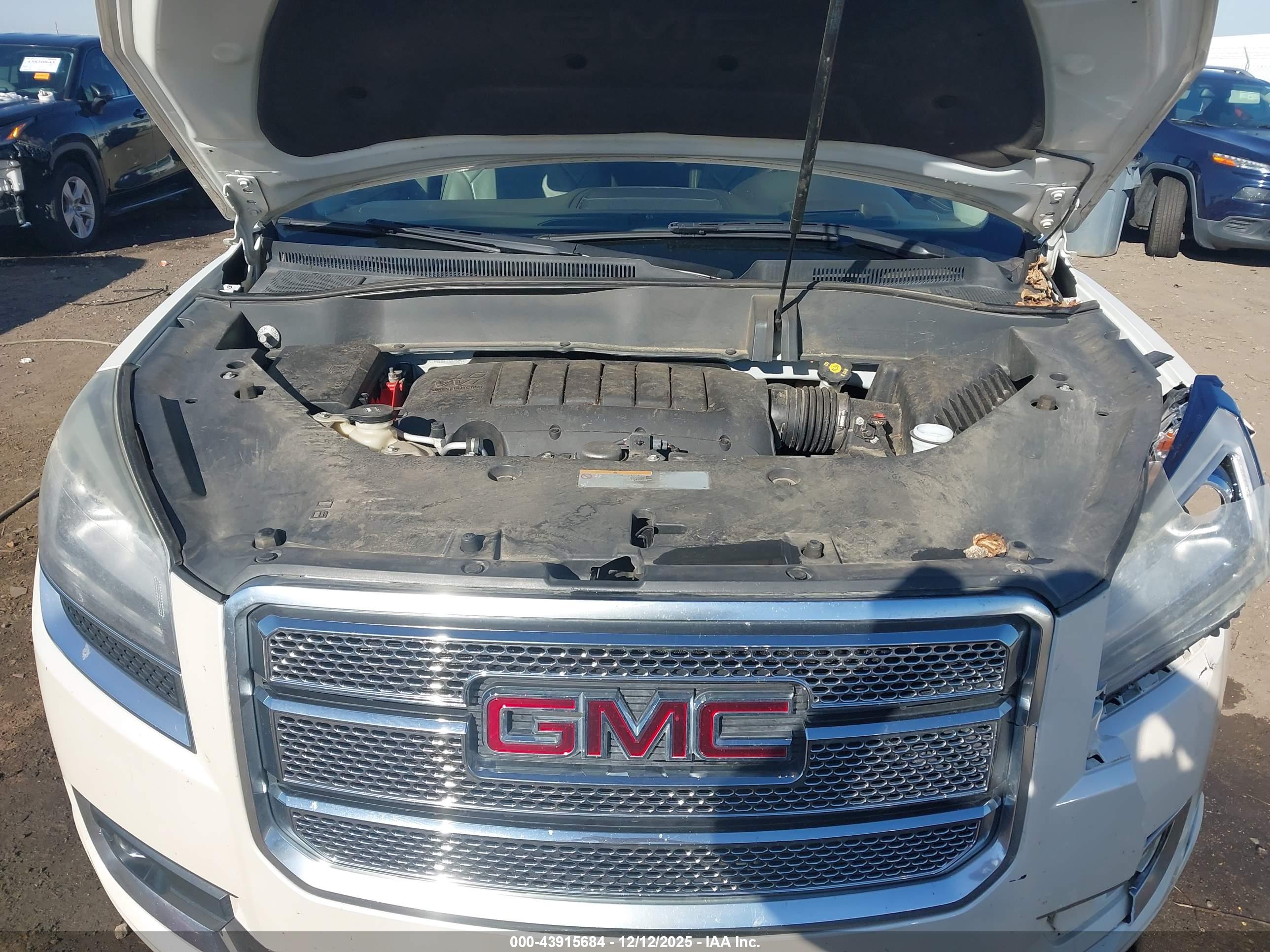 GMC ACADIA image 10