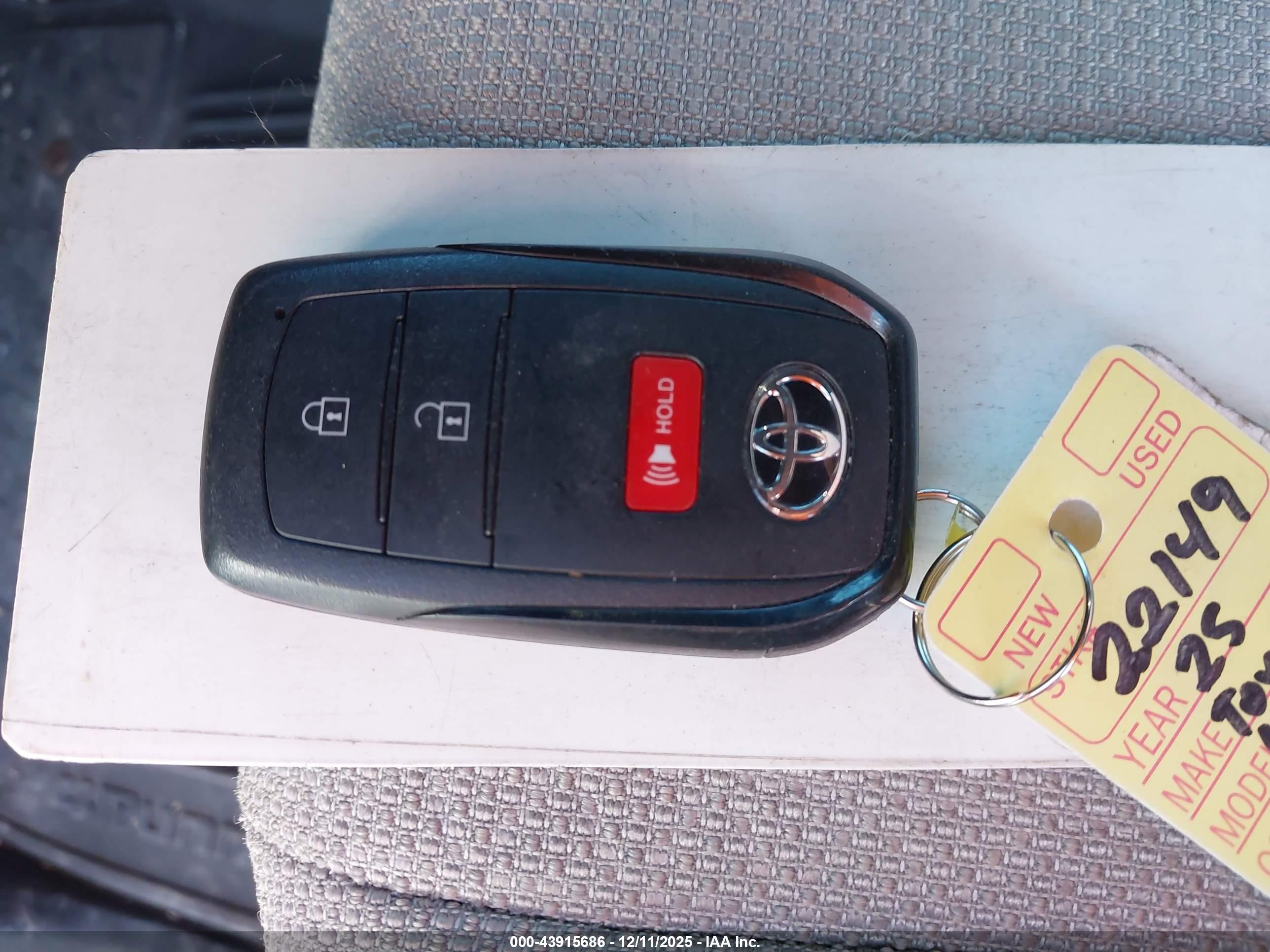 TOYOTA 4RUNNER image 11