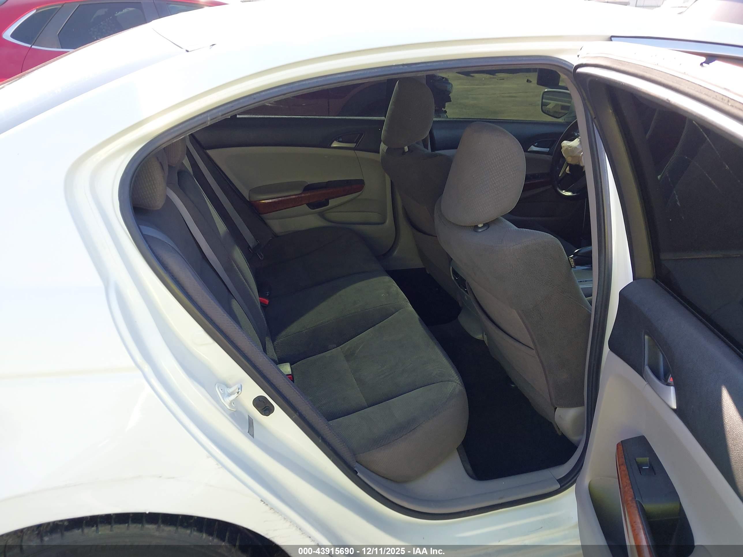 HONDA ACCORD image 8