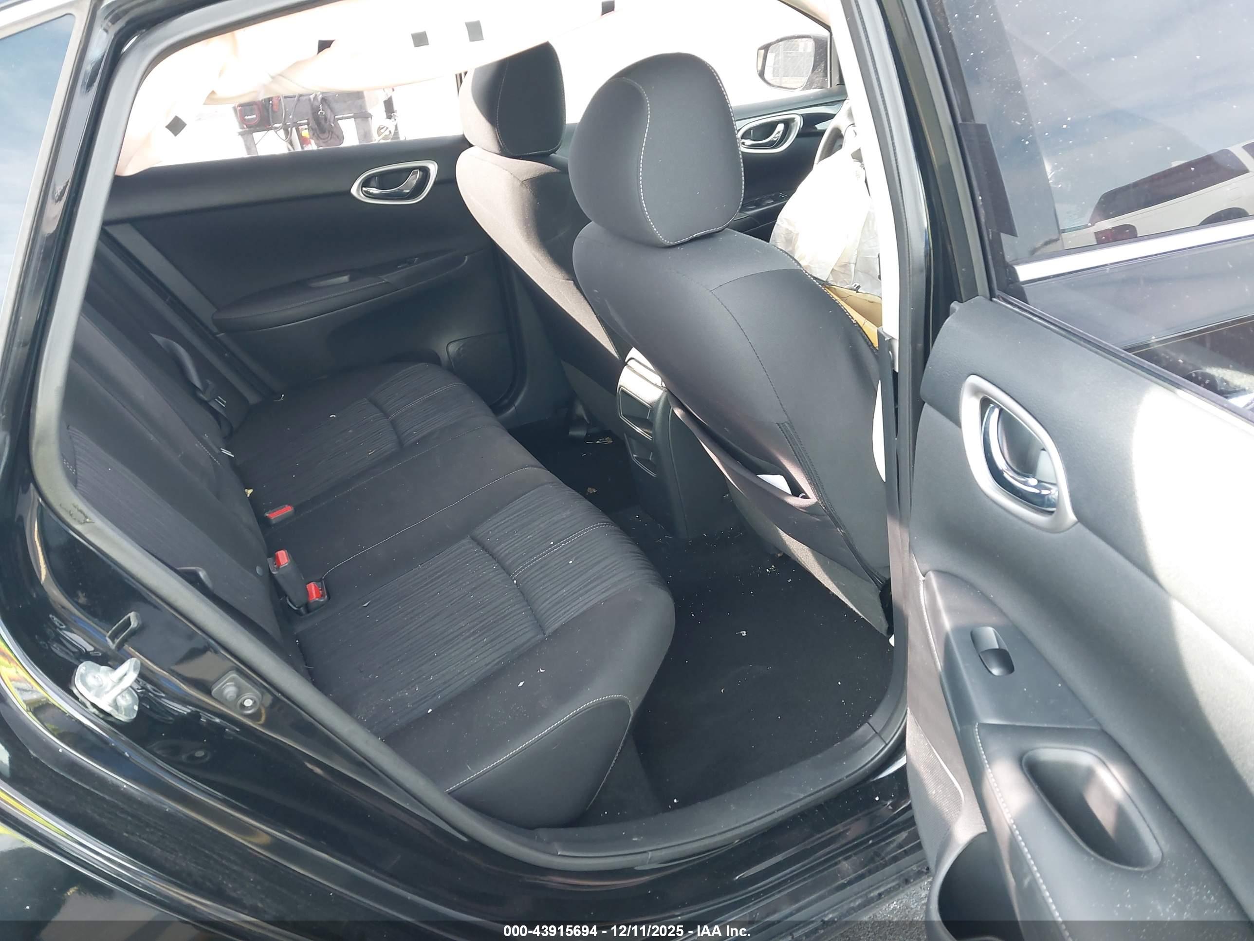 NISSAN SENTRA image 8