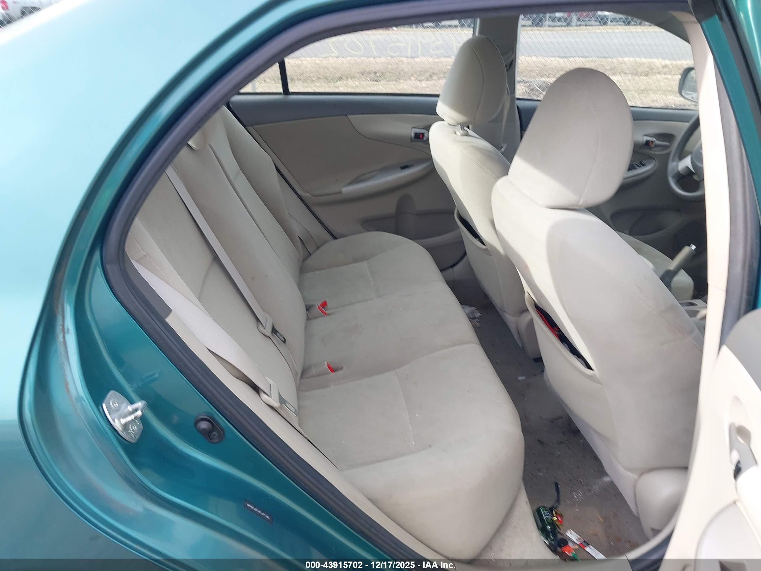 TOYOTA COROLLA image 8
