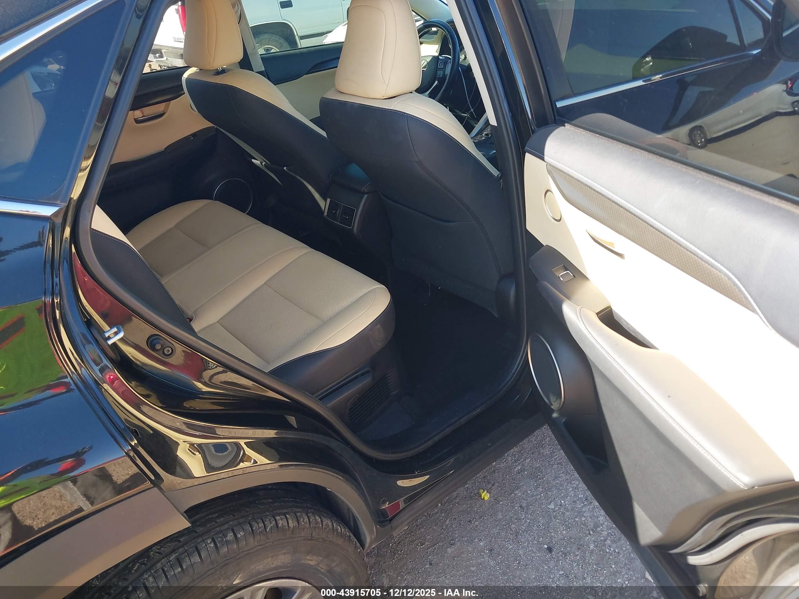 LEXUS NX image 8