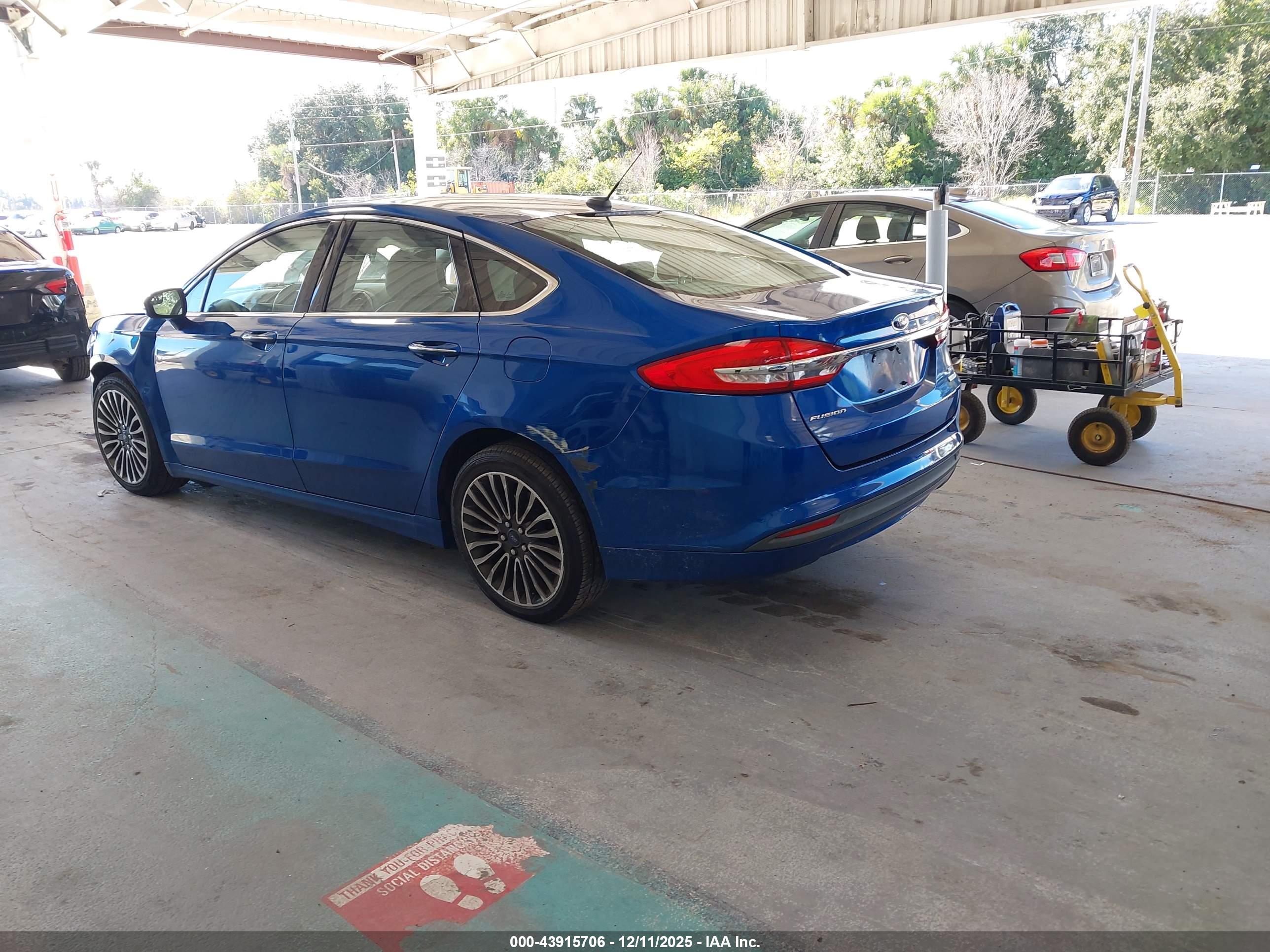 FORD FUSION image 3