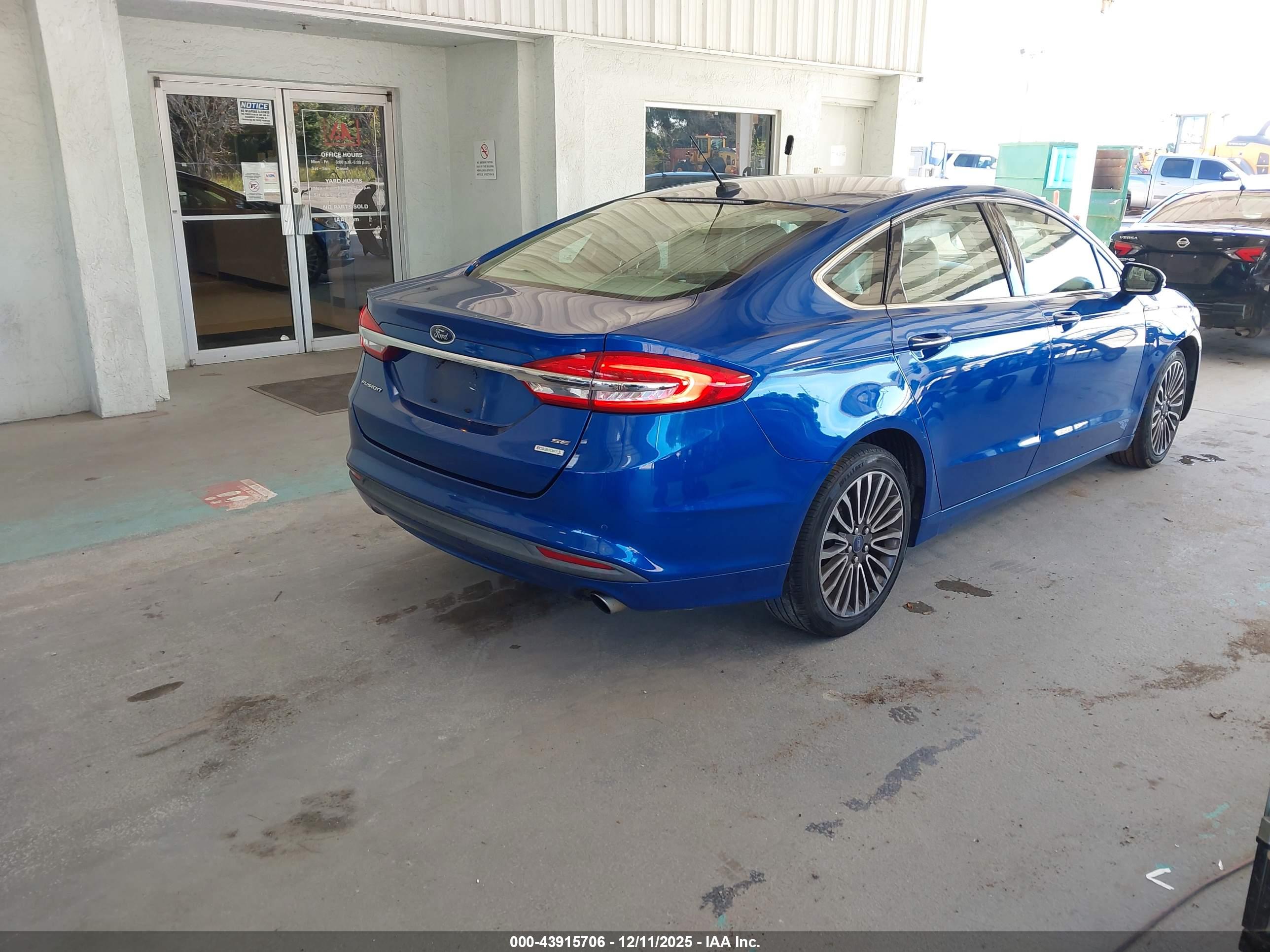 FORD FUSION image 4