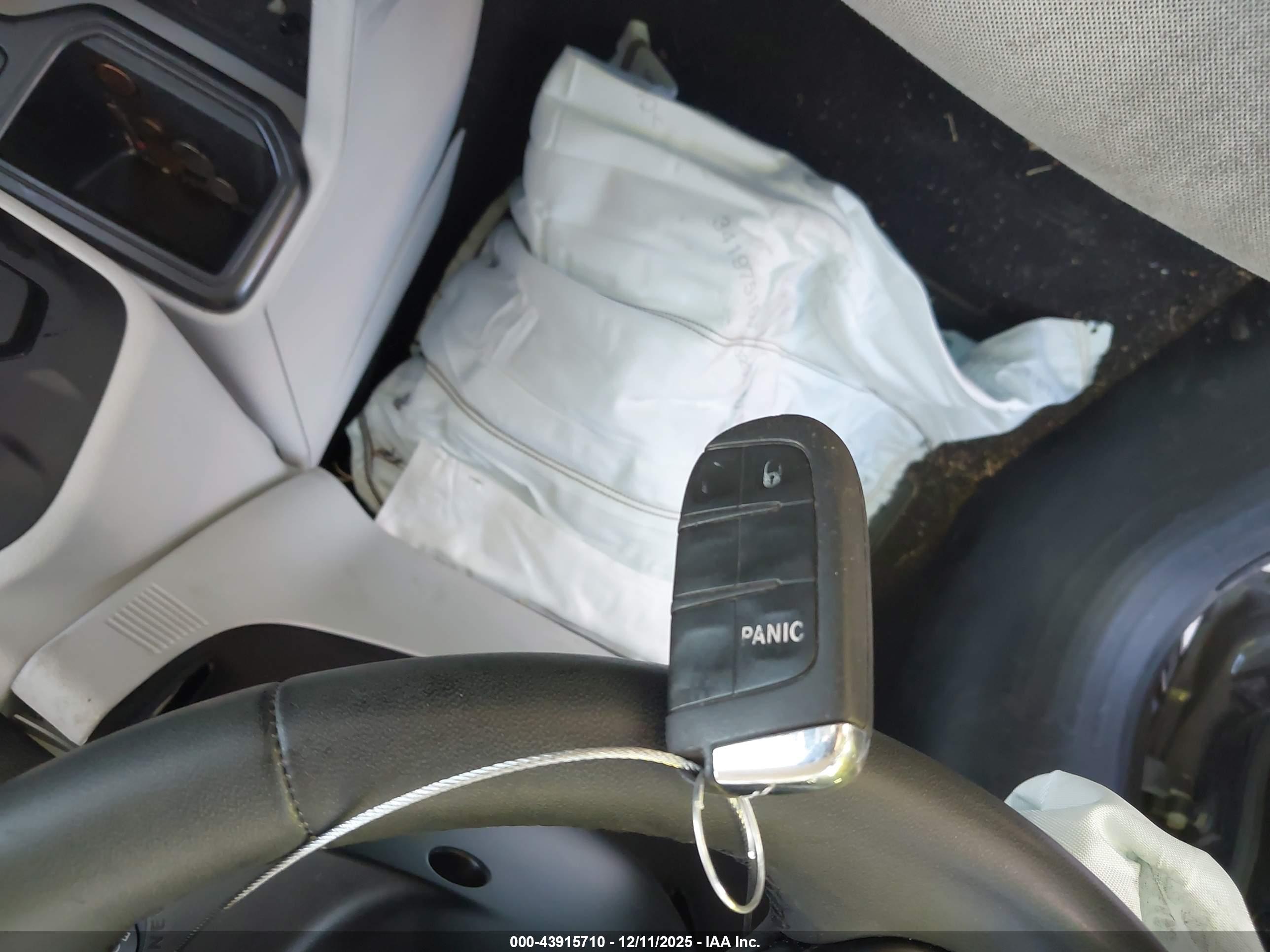 JEEP RENEGADE image 11